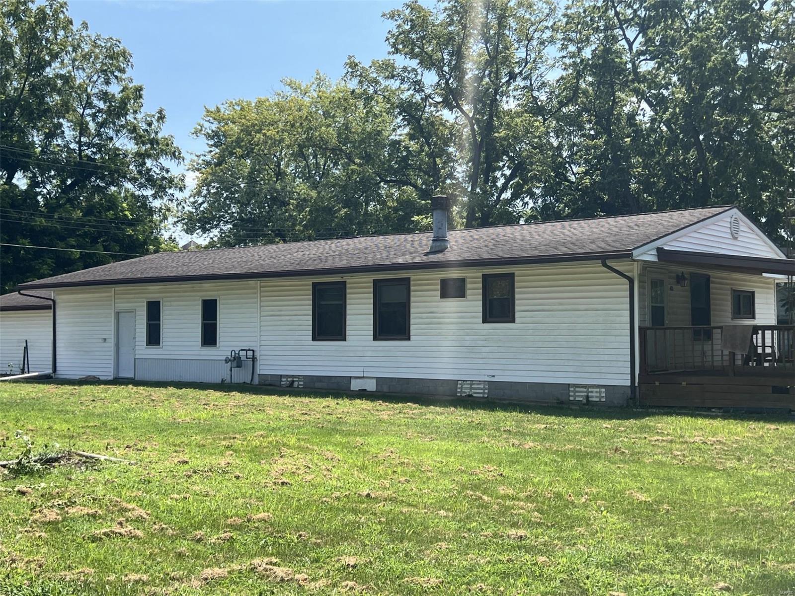 Photo 5 of 13 of 420 N Ash Street mobile home