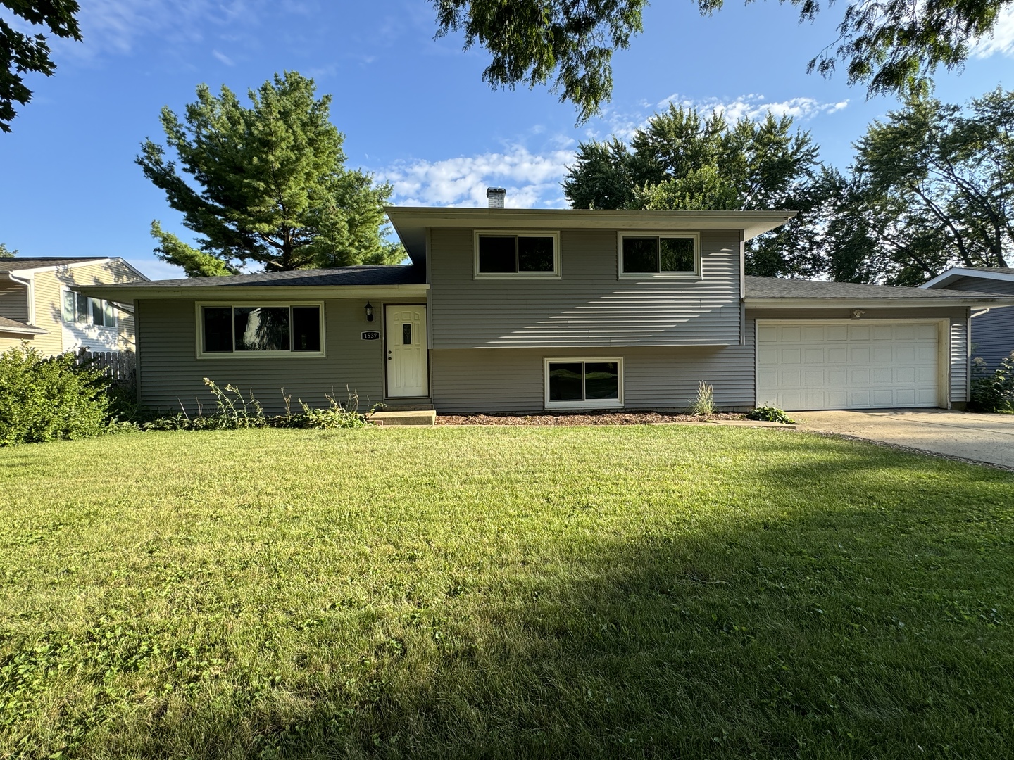 Photo 1 of 16 of 1537 Rita Avenue house