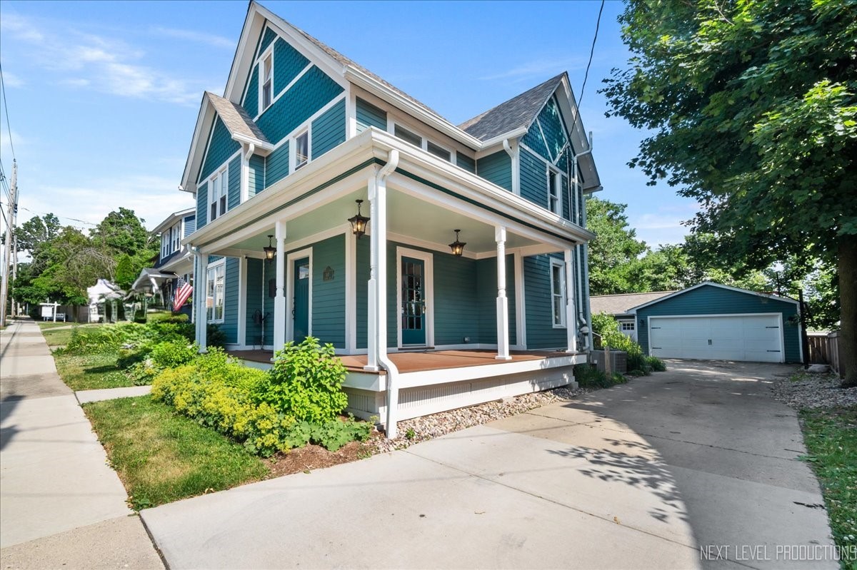 Photo 5 of 37 of 307 Illinois Avenue house