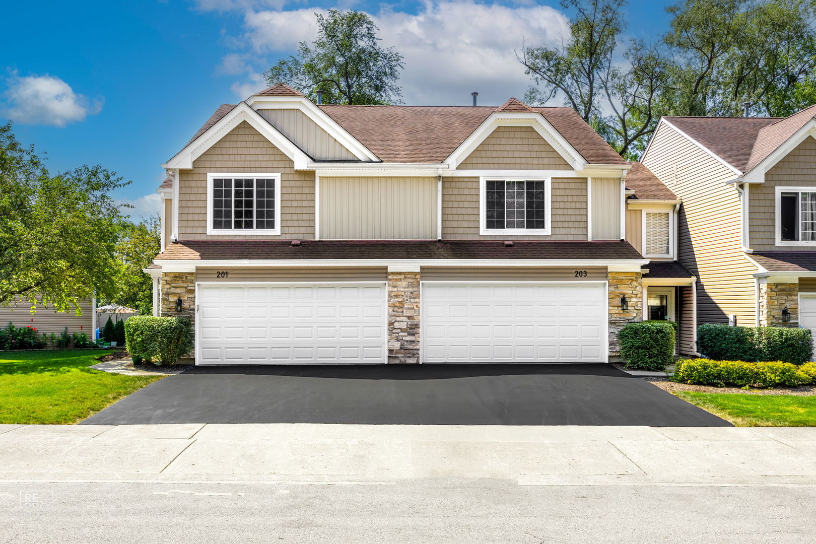 Photo 1 of 26 of 201 Locksley Drive townhome