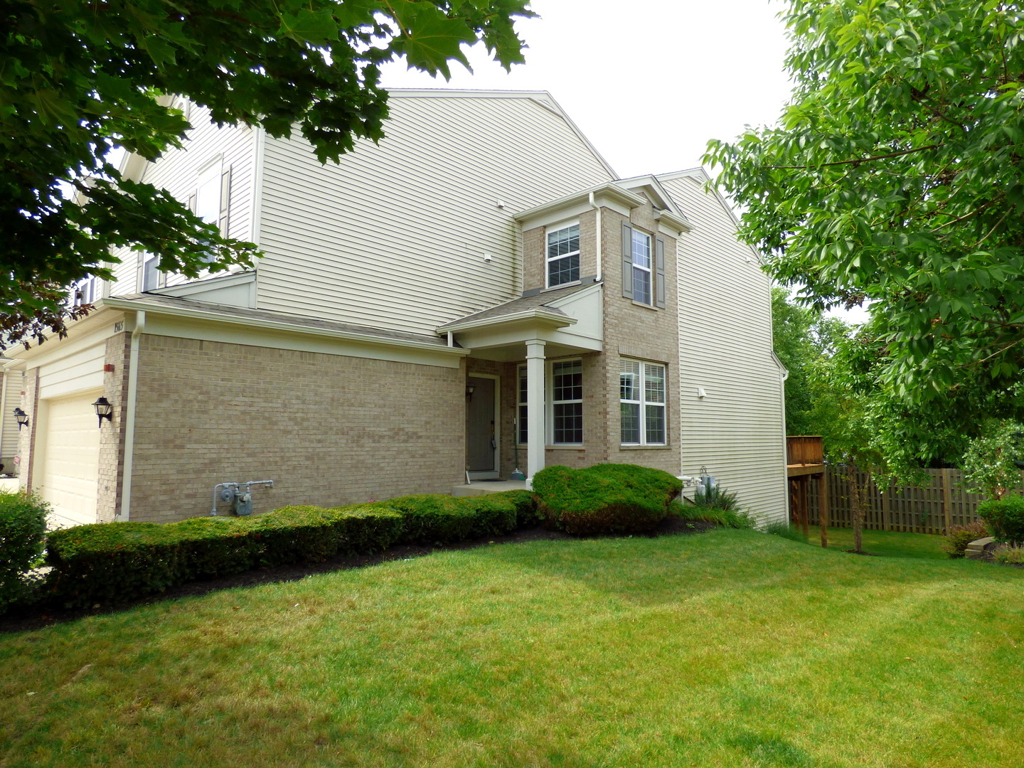 Photo 1 of 31 of 1565 Yellowstone Drive townhome