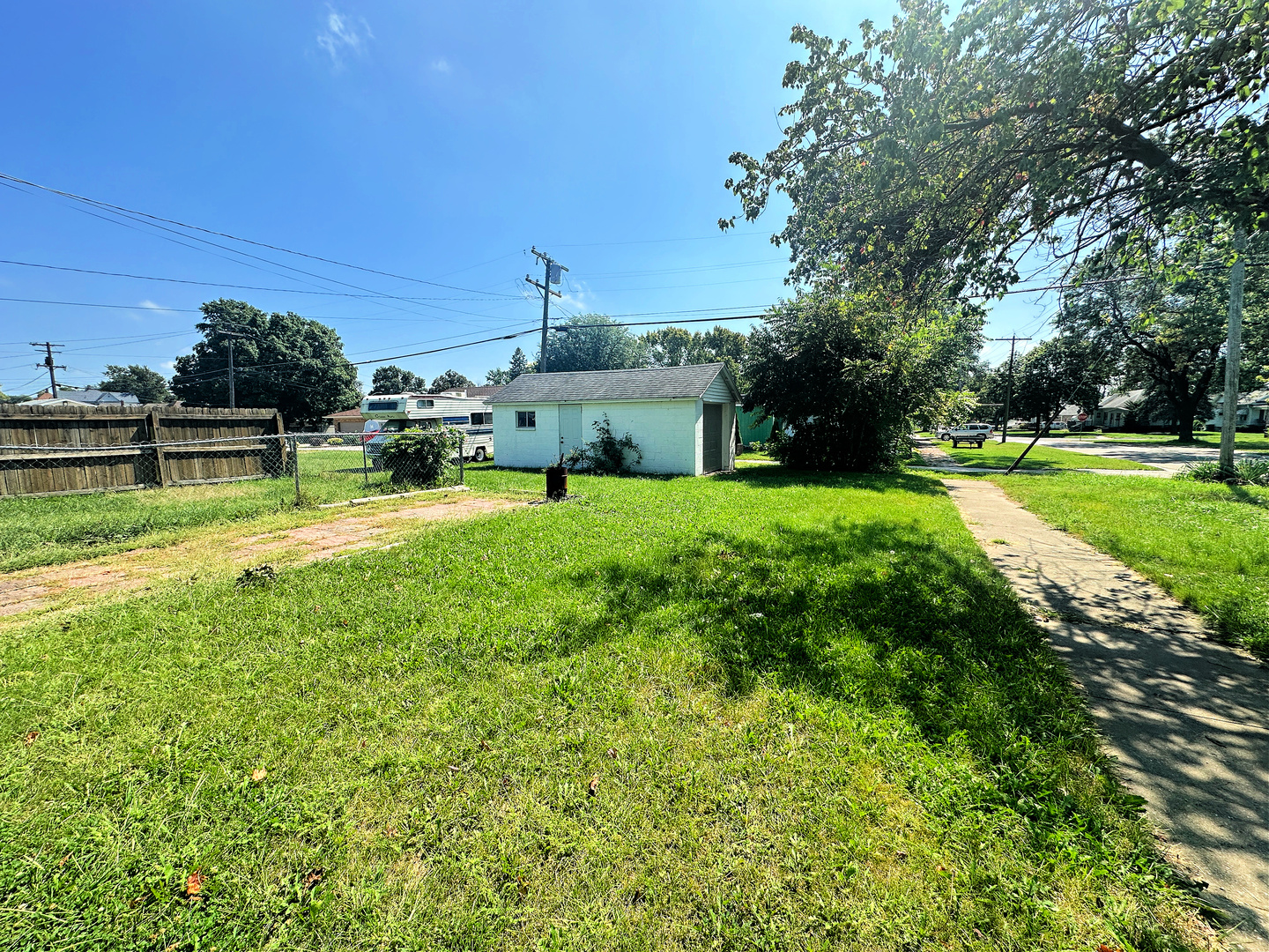 Photo 6 of 18 of 211 W Grant Street house