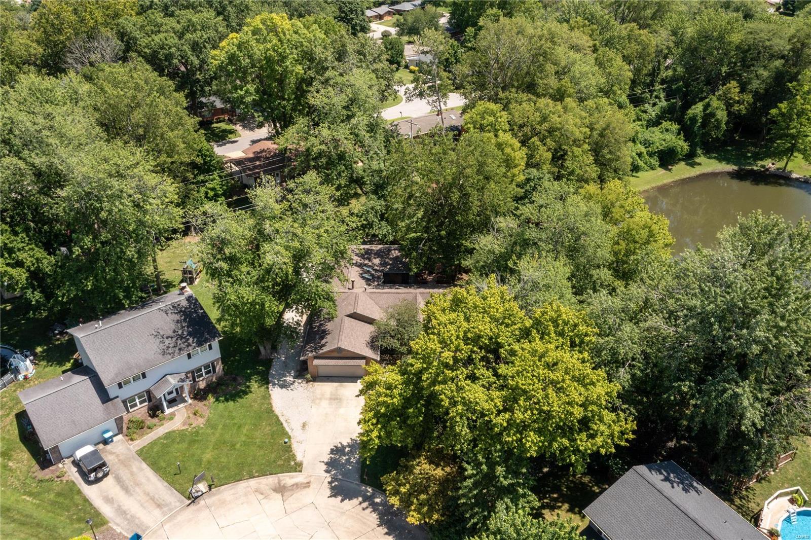 Photo 15 of 51 of 408 Crestwood Drive house