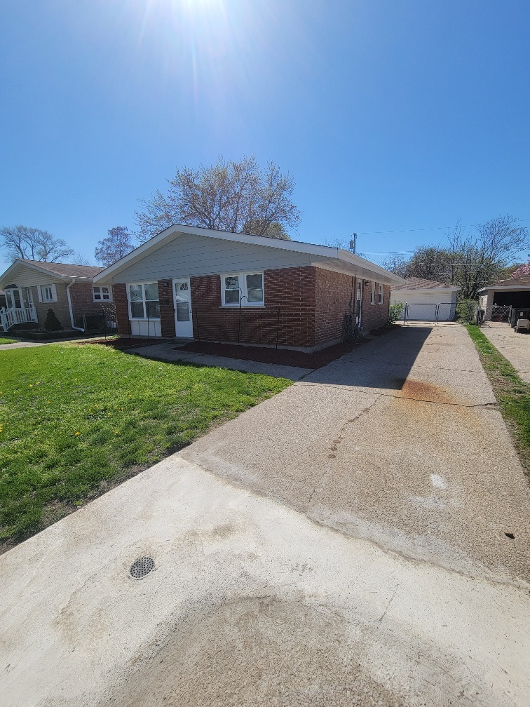 Photo 2 of 20 of 816 Sunnyside Avenue house