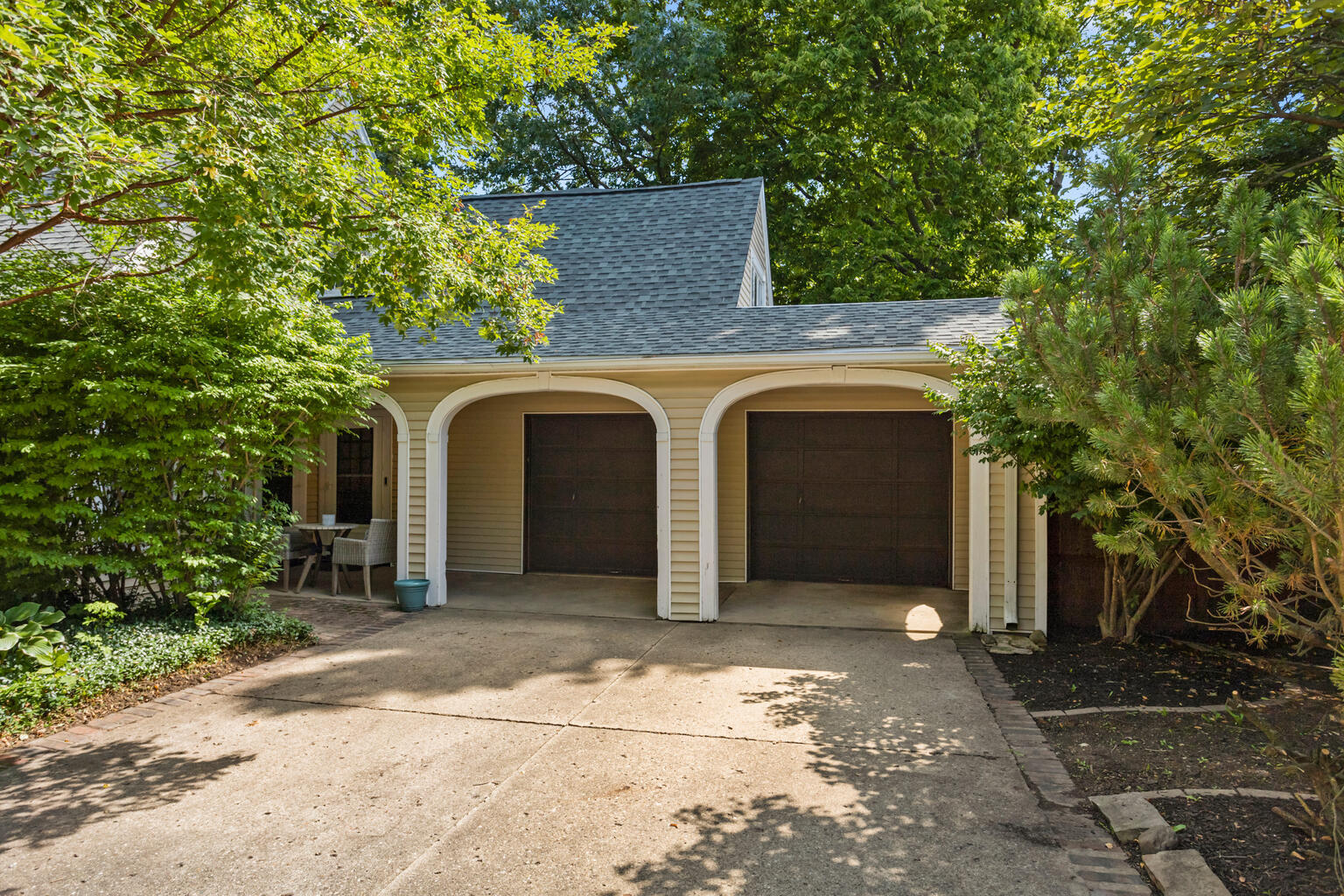 Photo 3 of 41 of 1502 S Orchard Street house