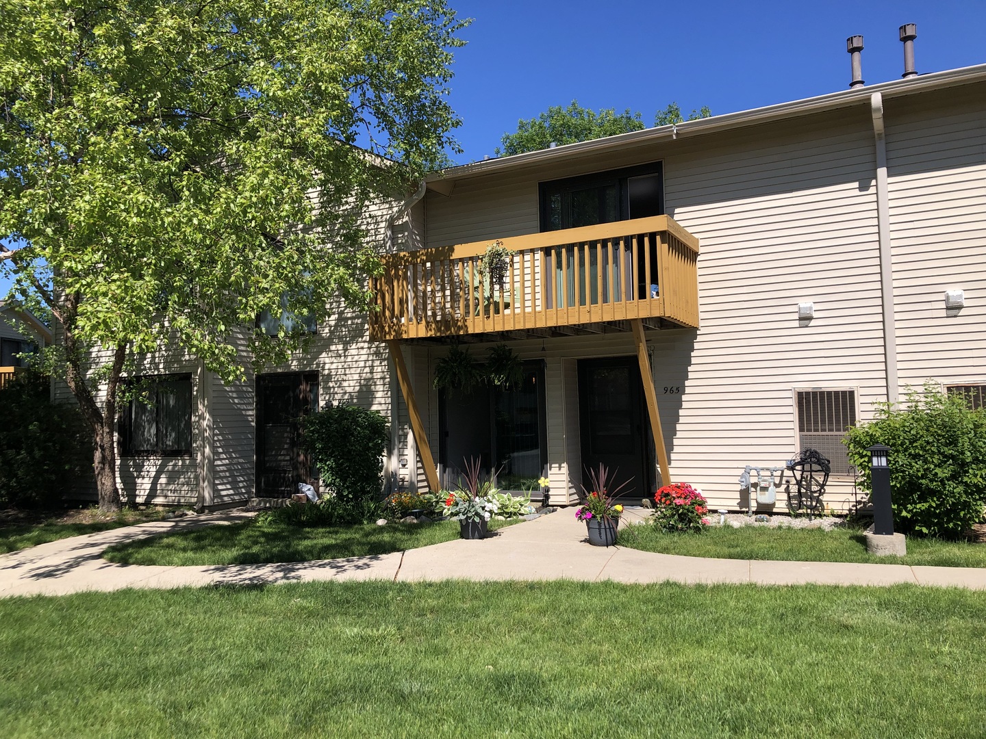 Photo 1 of 36 of 965 Market Court townhome