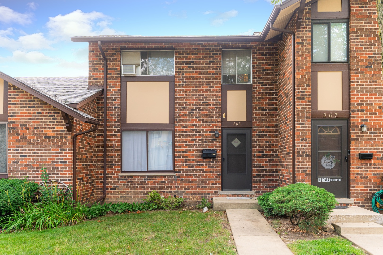 Photo 1 of 22 of 1S263 Windsor Lane townhome