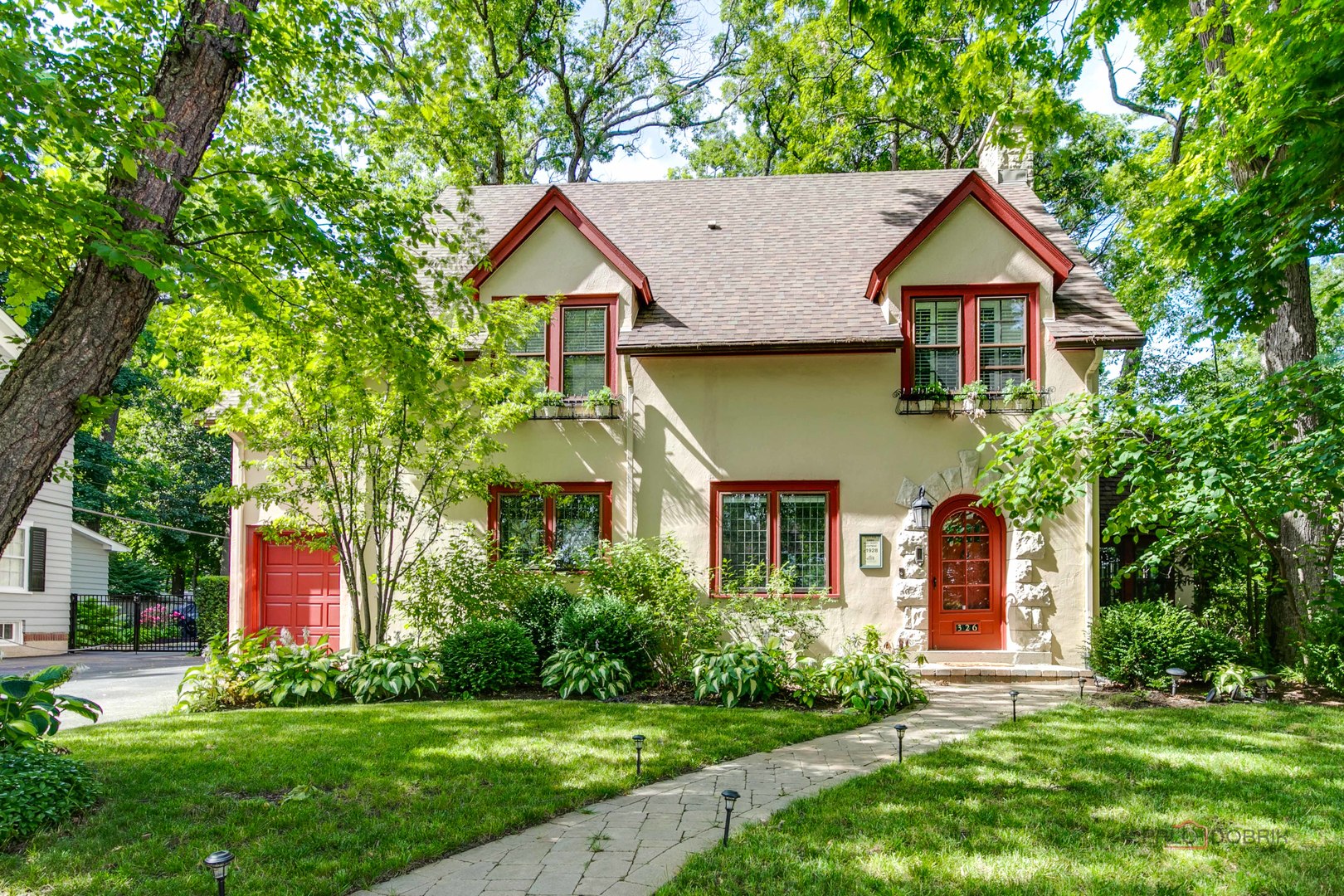 Photo 1 of 34 of 326 W Greenwood Avenue house