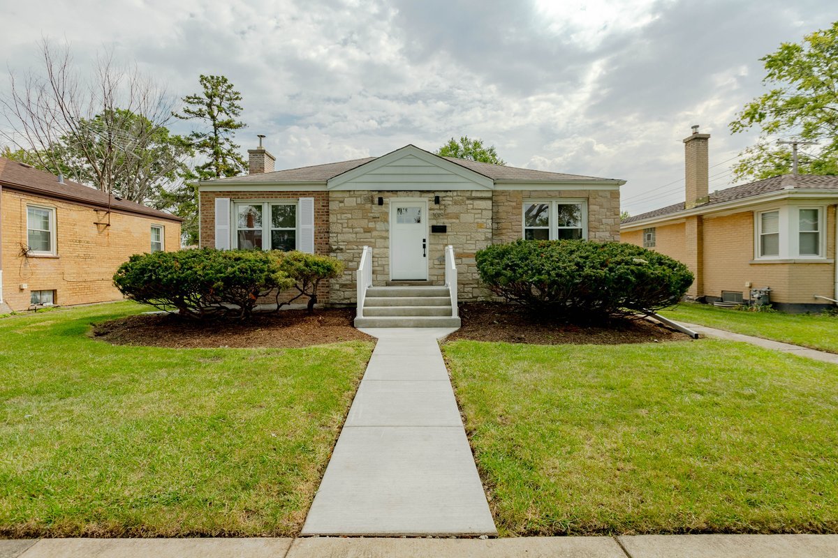 Photo 1 of 31 of 1019 Hull Avenue house