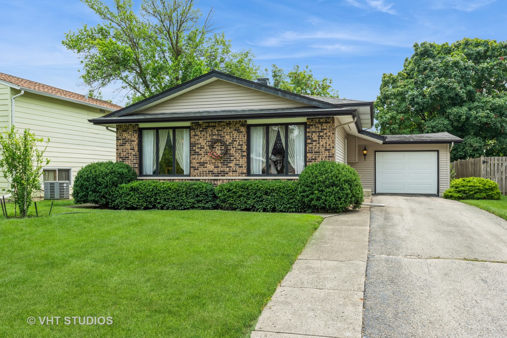 Photo 1 of 16 of 1516 E Lowden Avenue house