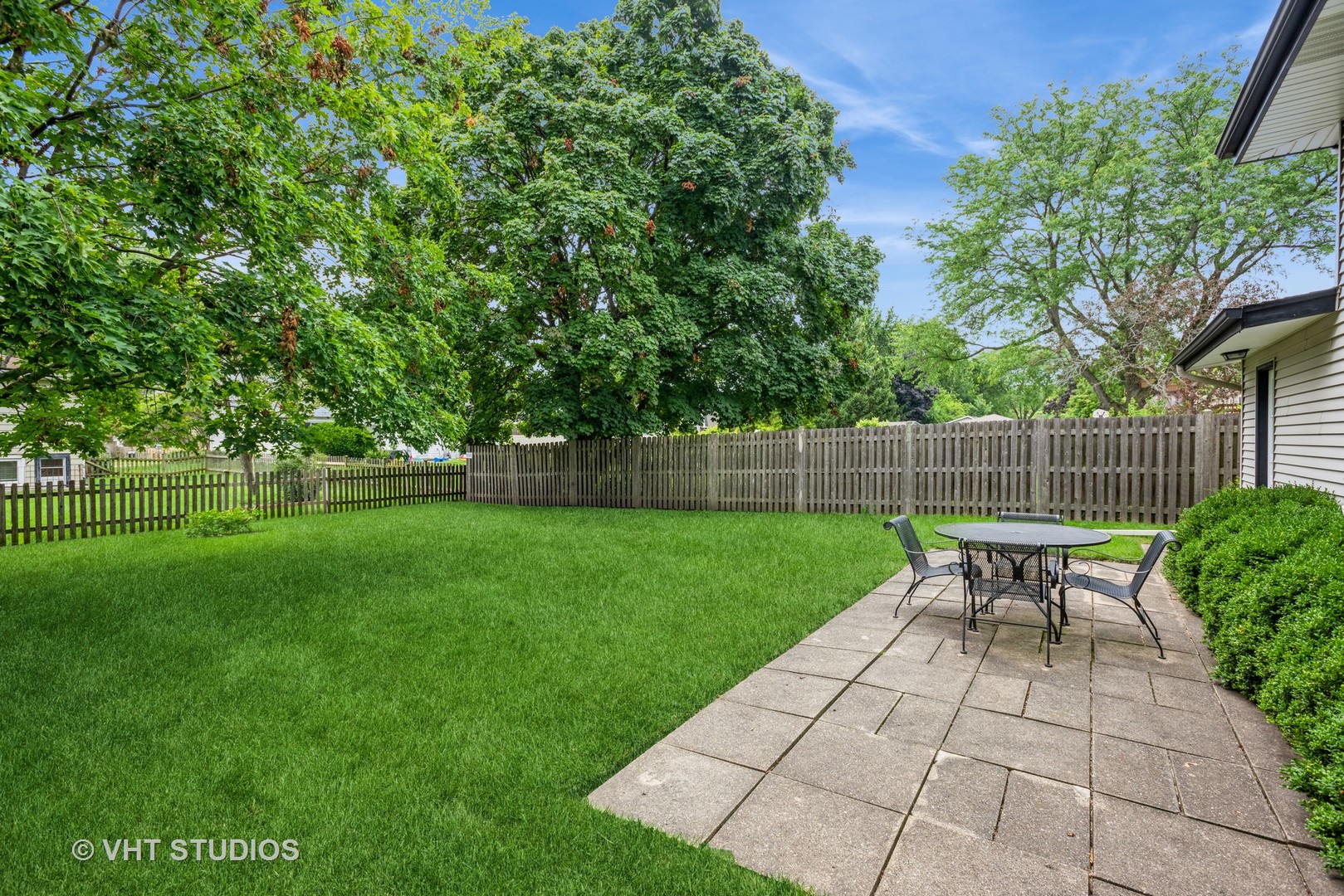 Photo 15 of 16 of 1516 E Lowden Avenue house