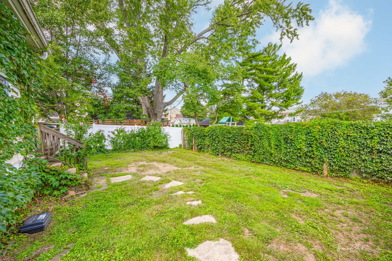 Photo 6 of 7 of 211 W Illinois Street house