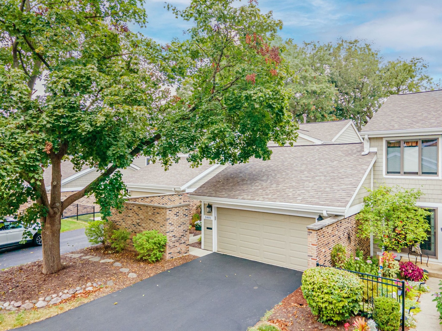 Photo 1 of 39 of 1601 Thornwood Drive townhome