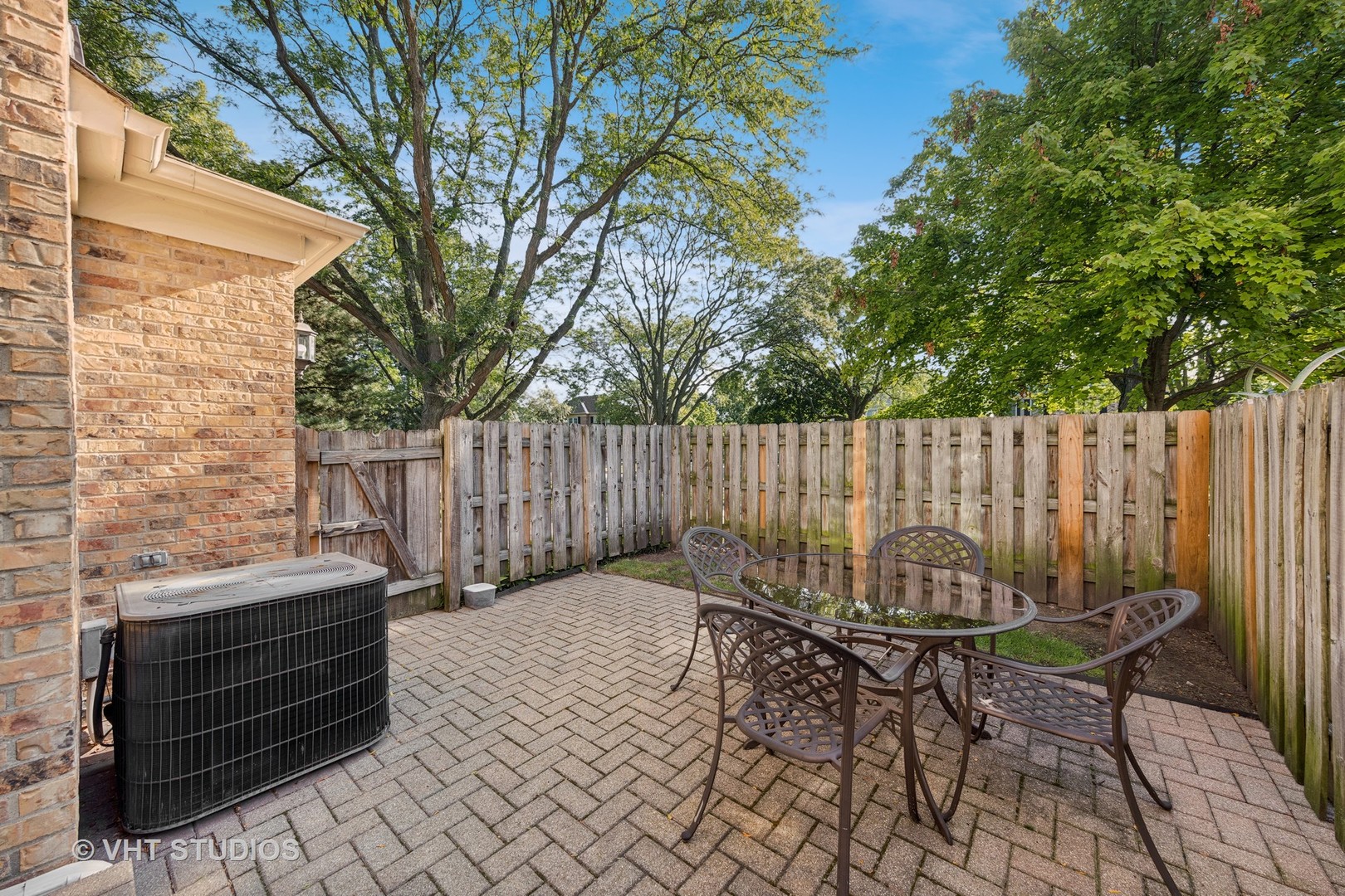 Photo 8 of 16 of 1122 Creekside Drive townhome