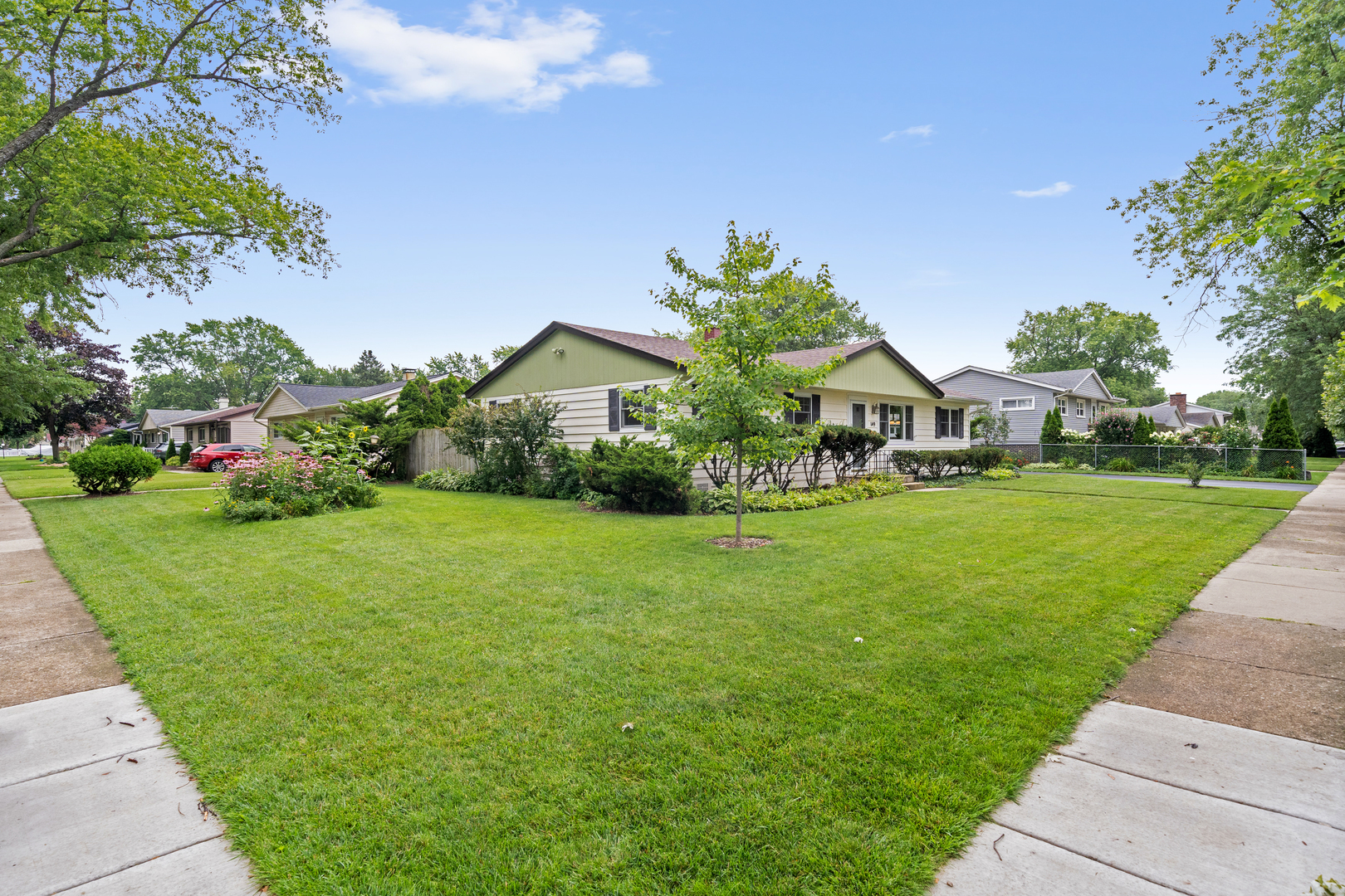 Photo 3 of 26 of 149 W Norman Lane house