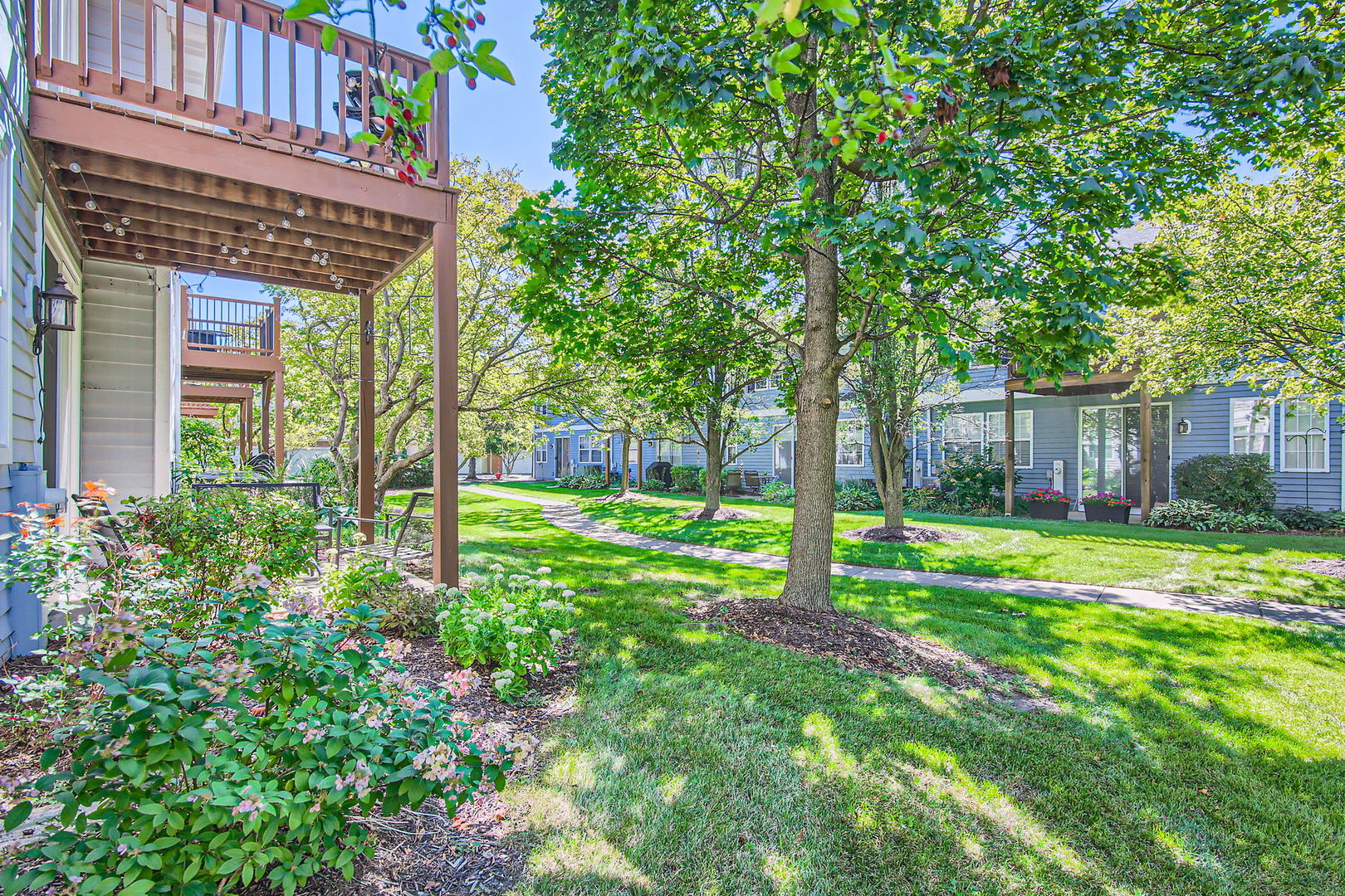 Photo 8 of 28 of 269 Waverly Court townhome