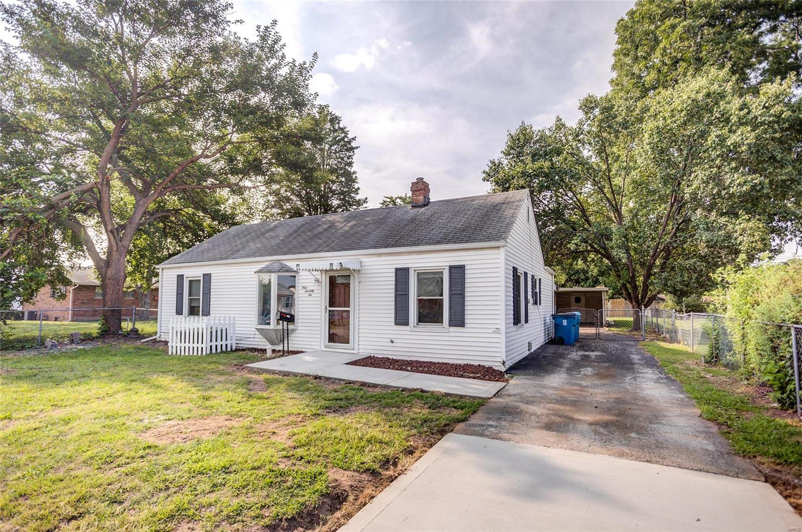 Photo 1 of 24 of 976 E Penning Avenue house