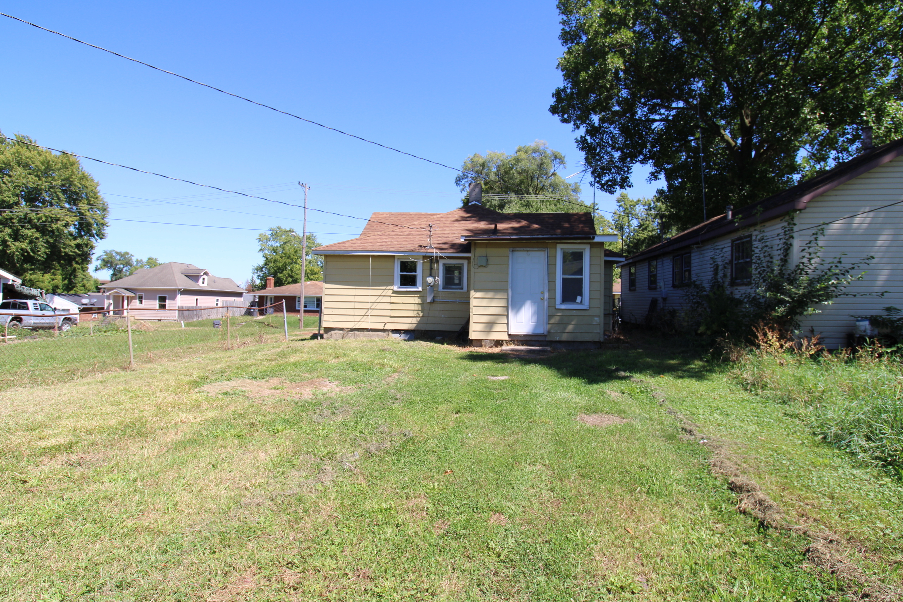 Photo 6 of 11 of 2423 Lincoln Street house