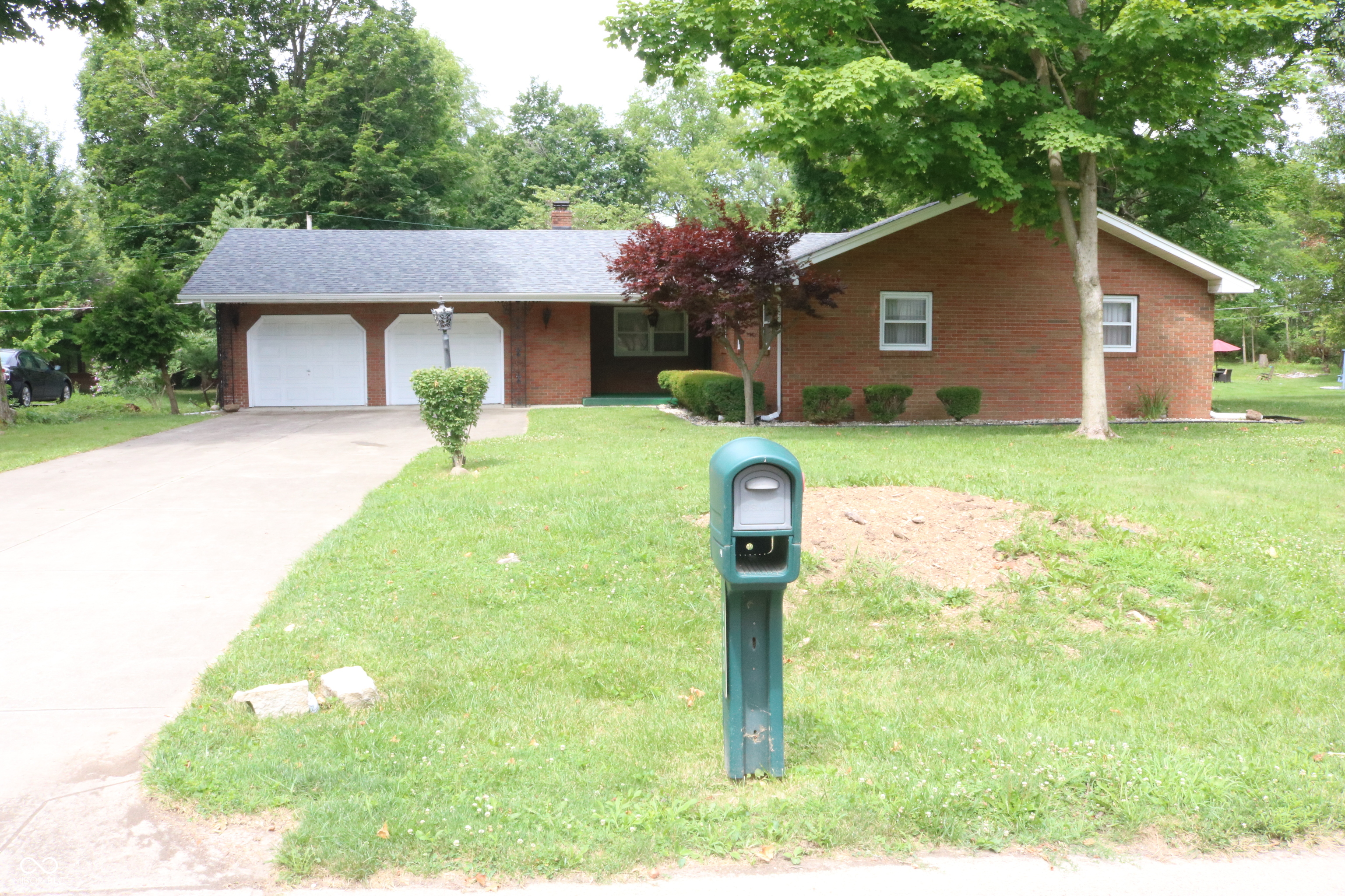 Photo 1 of 32 of 903 Yorkshire Drive house