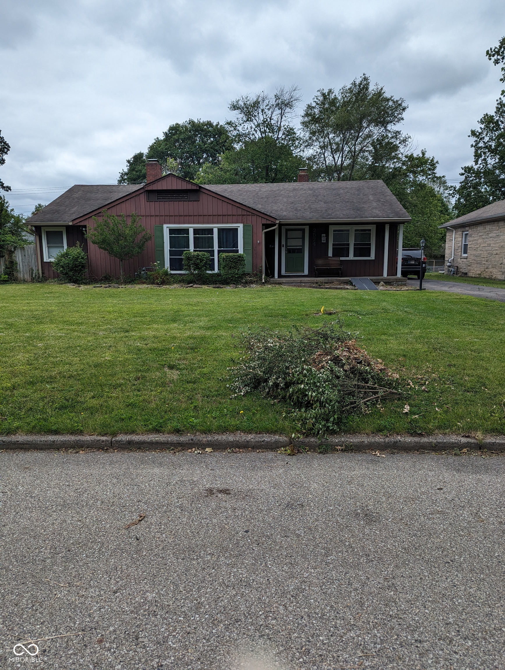 Photo 1 of 11 of 2574 Lafayette Avenue house