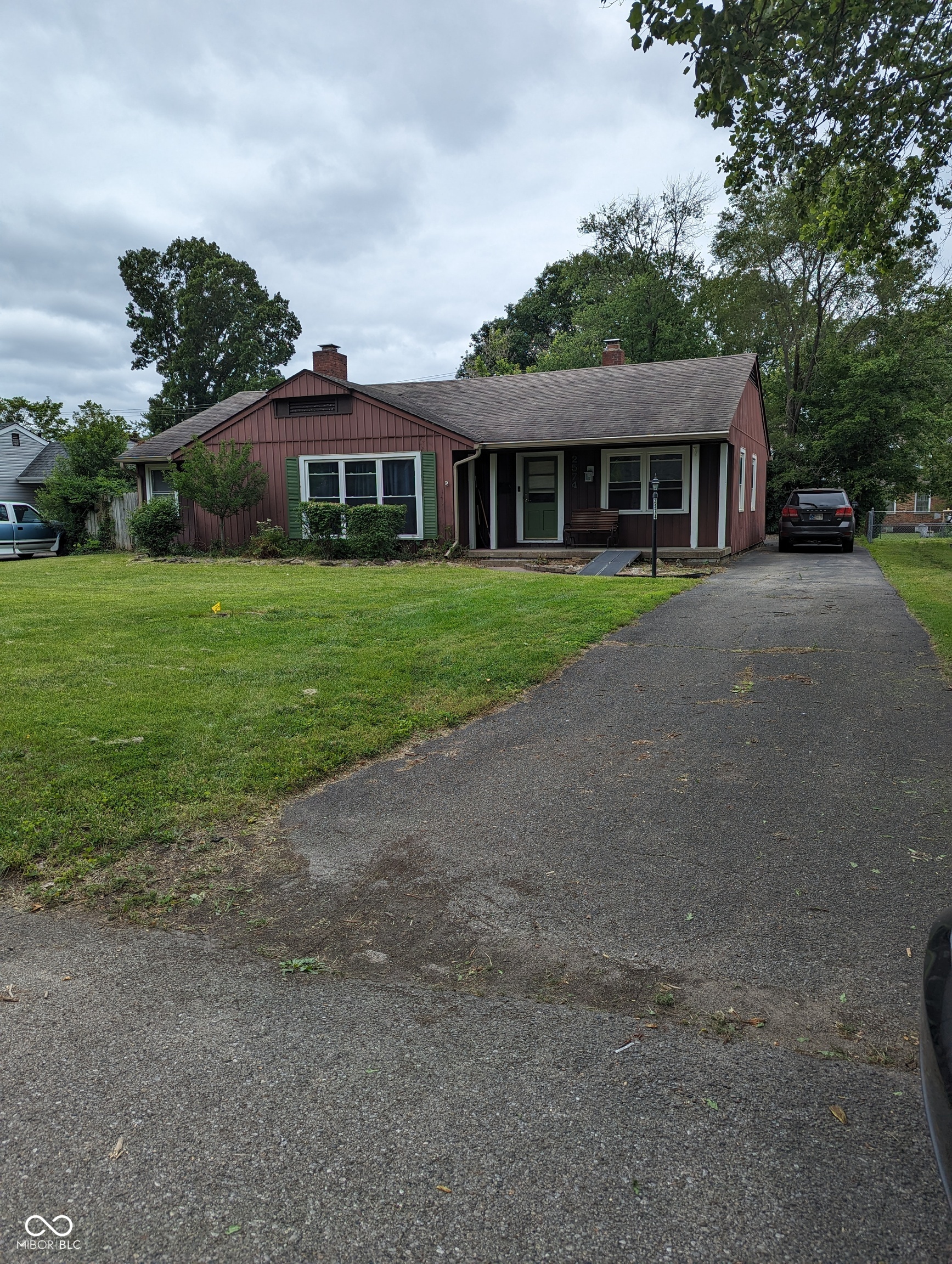 Photo 2 of 11 of 2574 Lafayette Avenue house