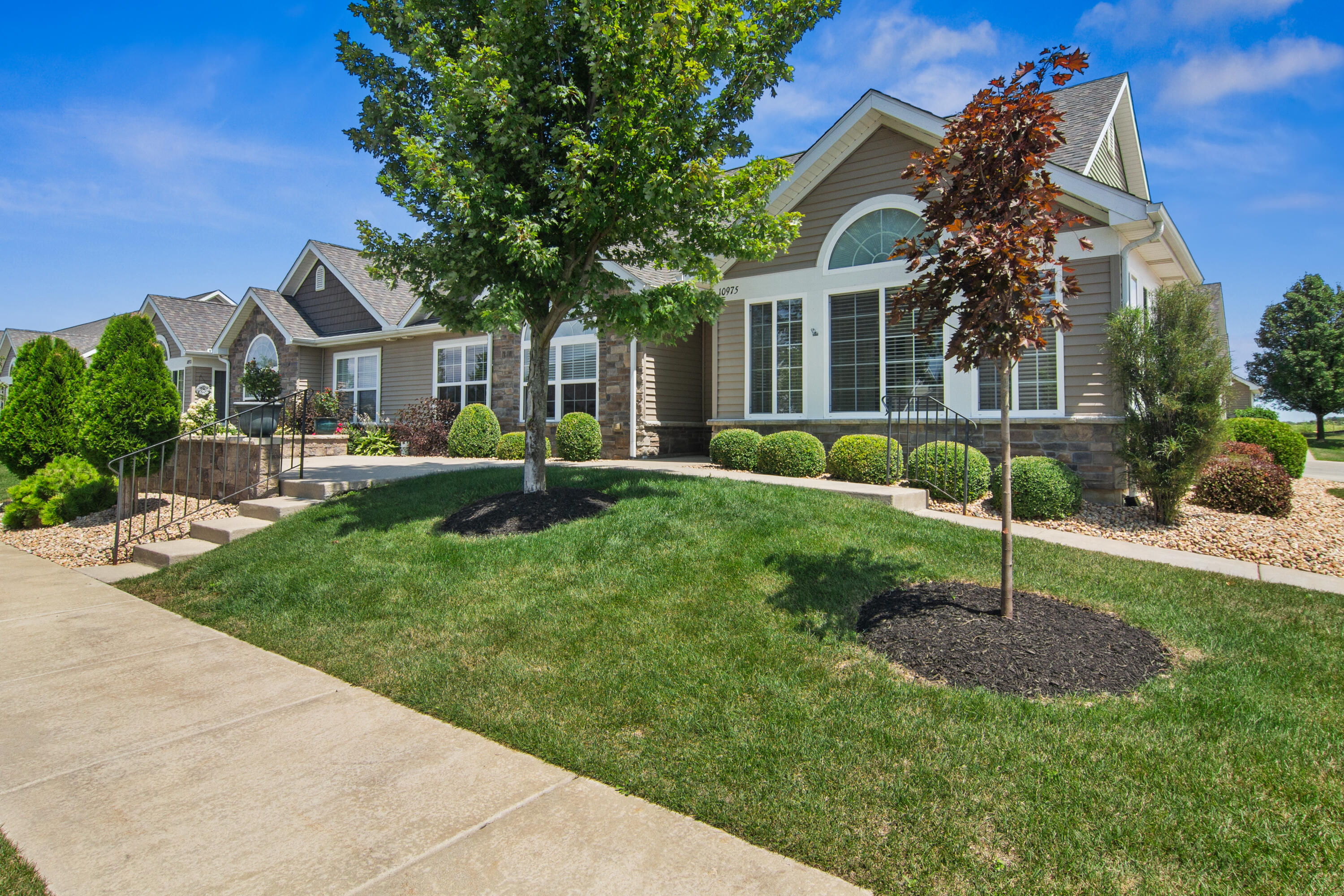 Photo 1 of 21 of 10975 Elkhart Place townhome