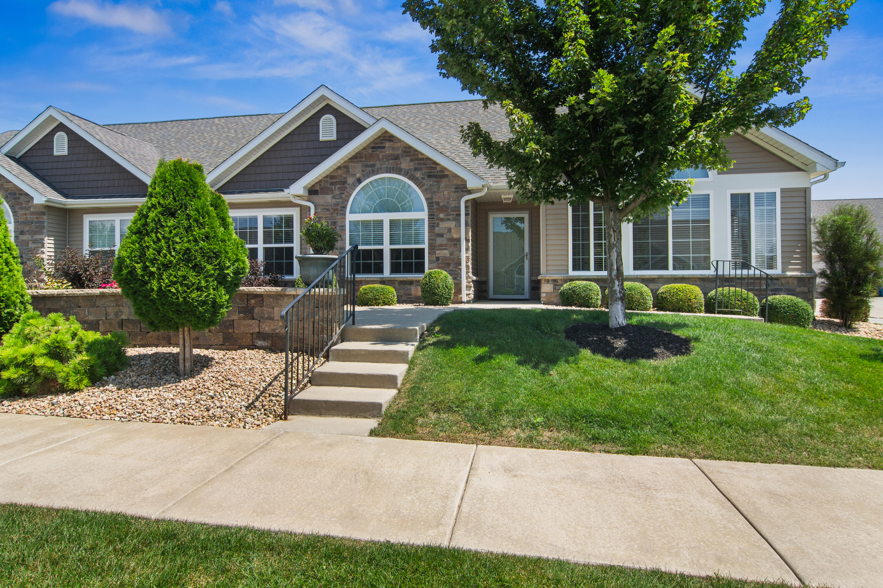 Photo 2 of 21 of 10975 Elkhart Place townhome