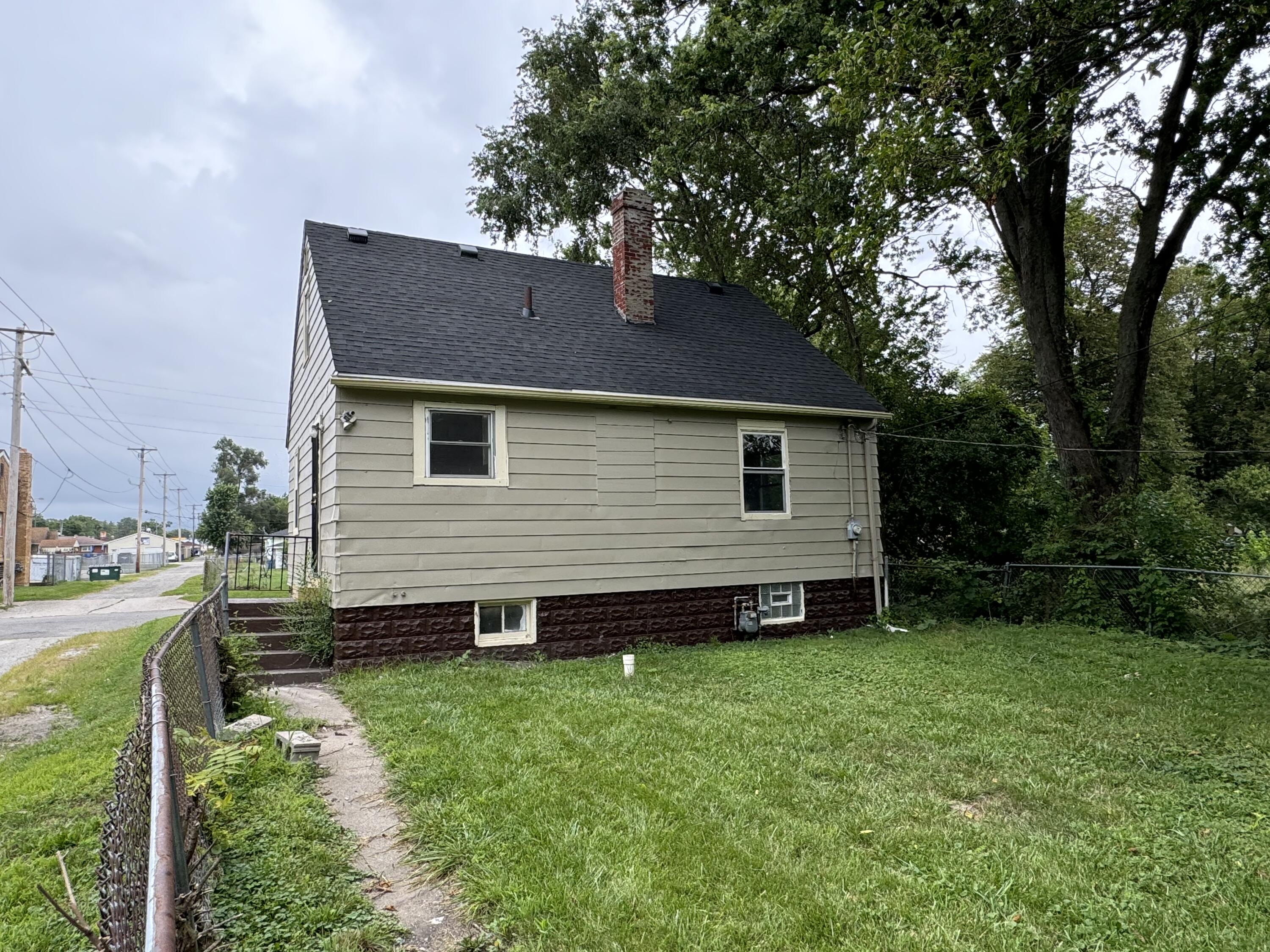 Photo 19 of 19 of 4863 Pennsylvania Street house