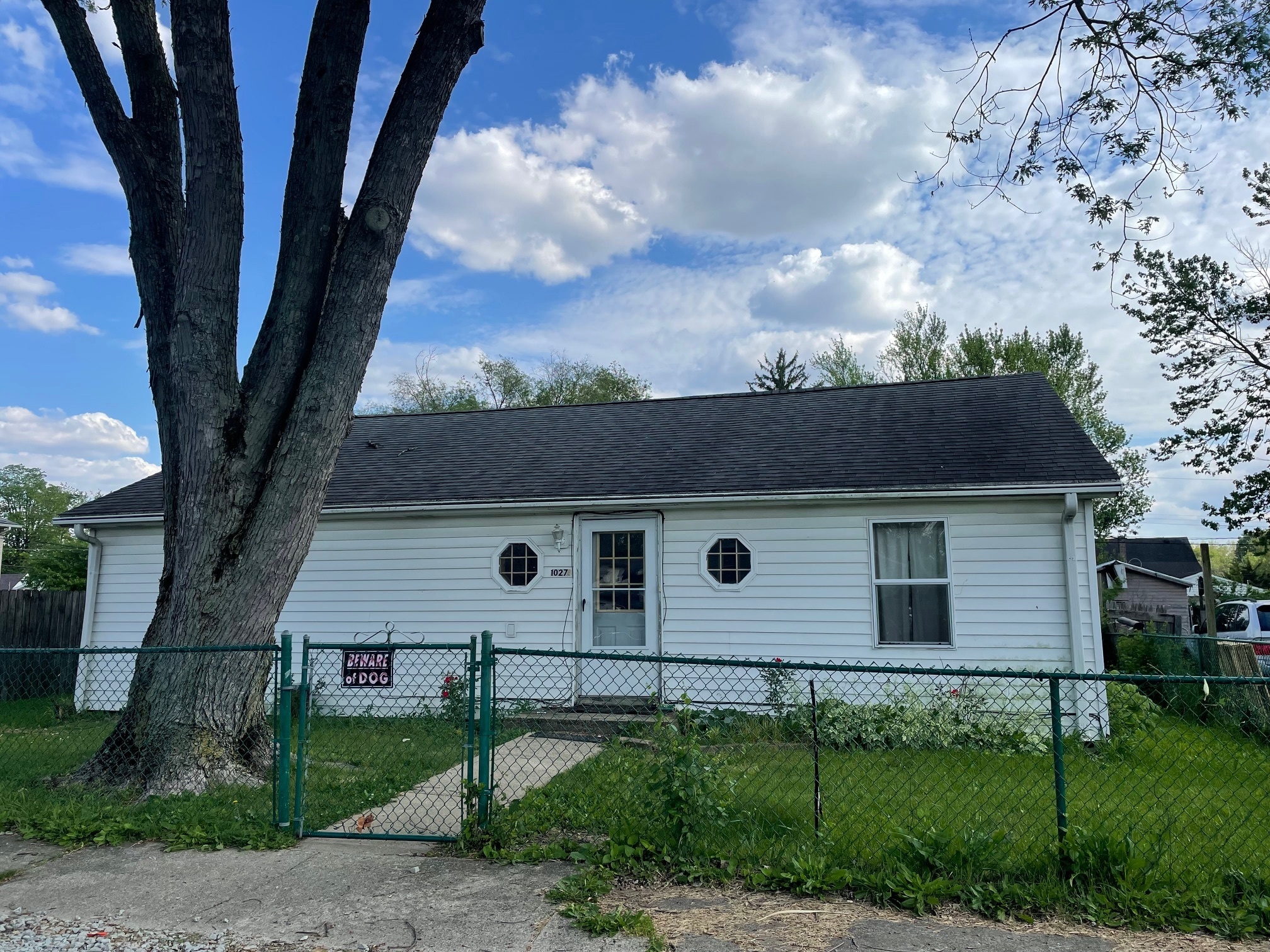 Photo 1 of 22 of 1027 E 4th Street house