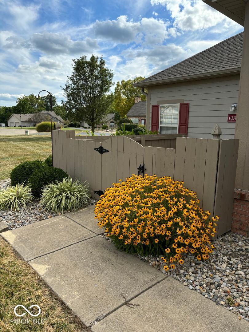 Photo 2 of 18 of 1088 Laurelwood Lane condo