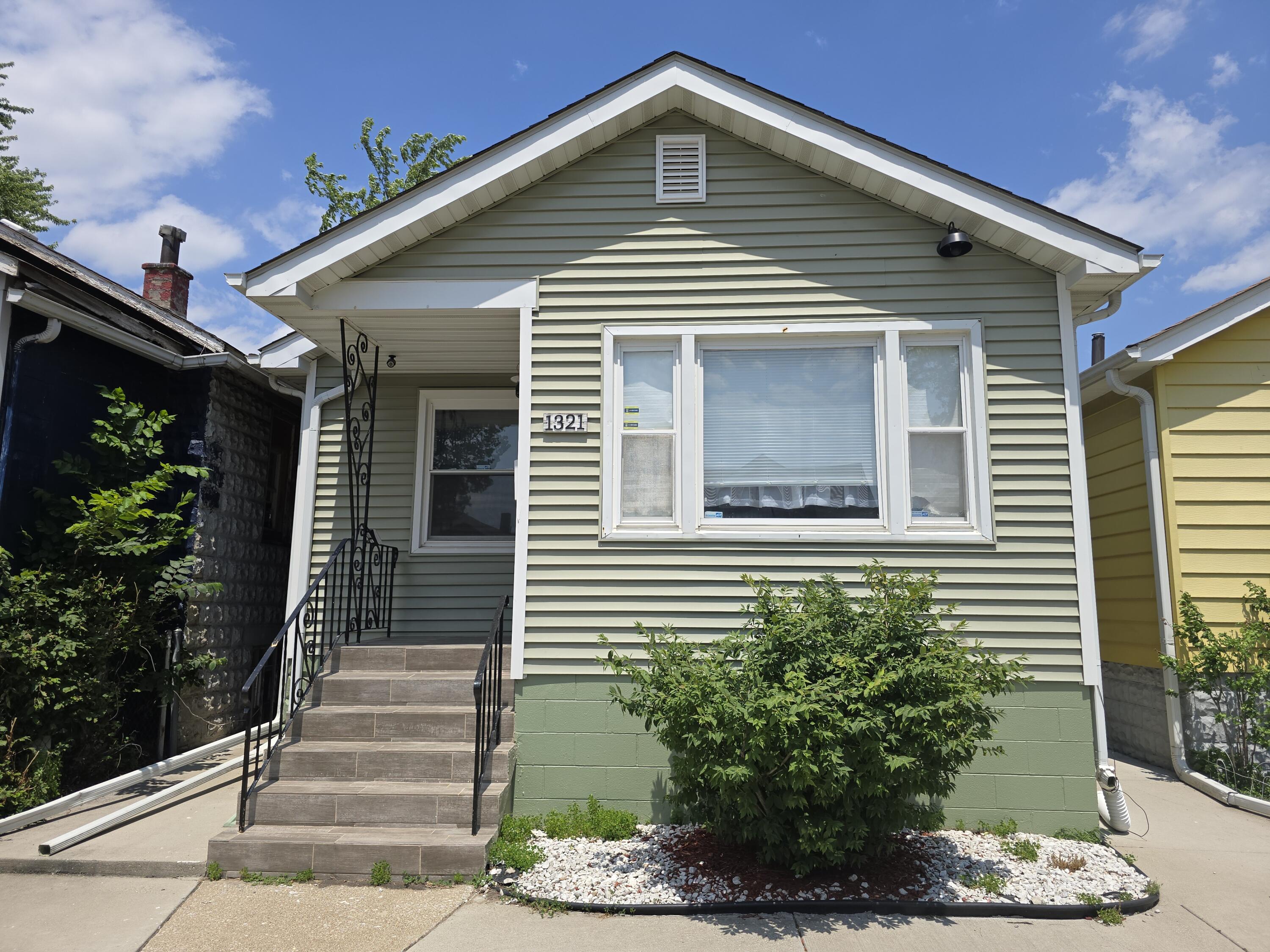 Photo 1 of 17 of 1321 Indiana Street house