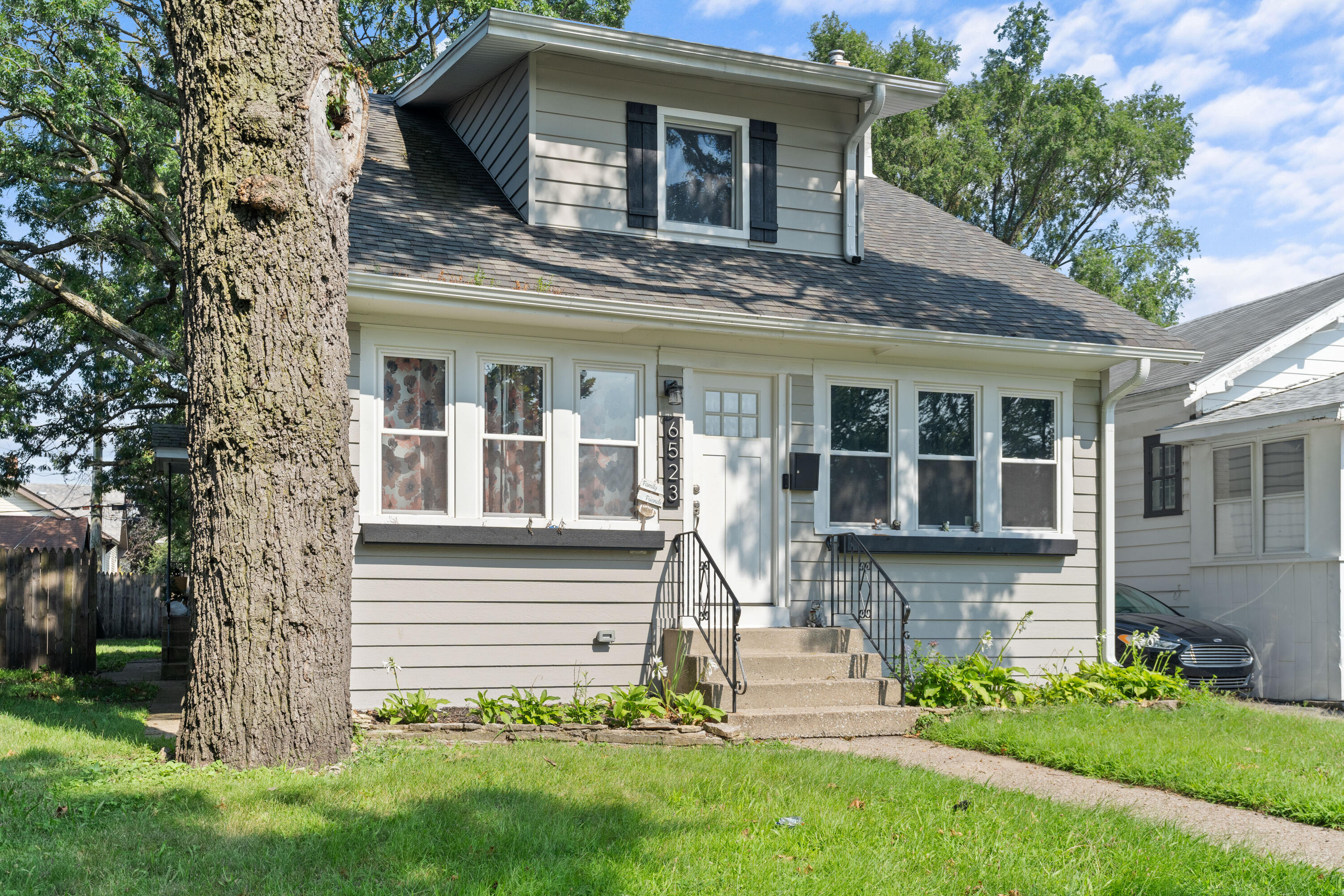 Photo 3 of 30 of 6523 Jackson Avenue house