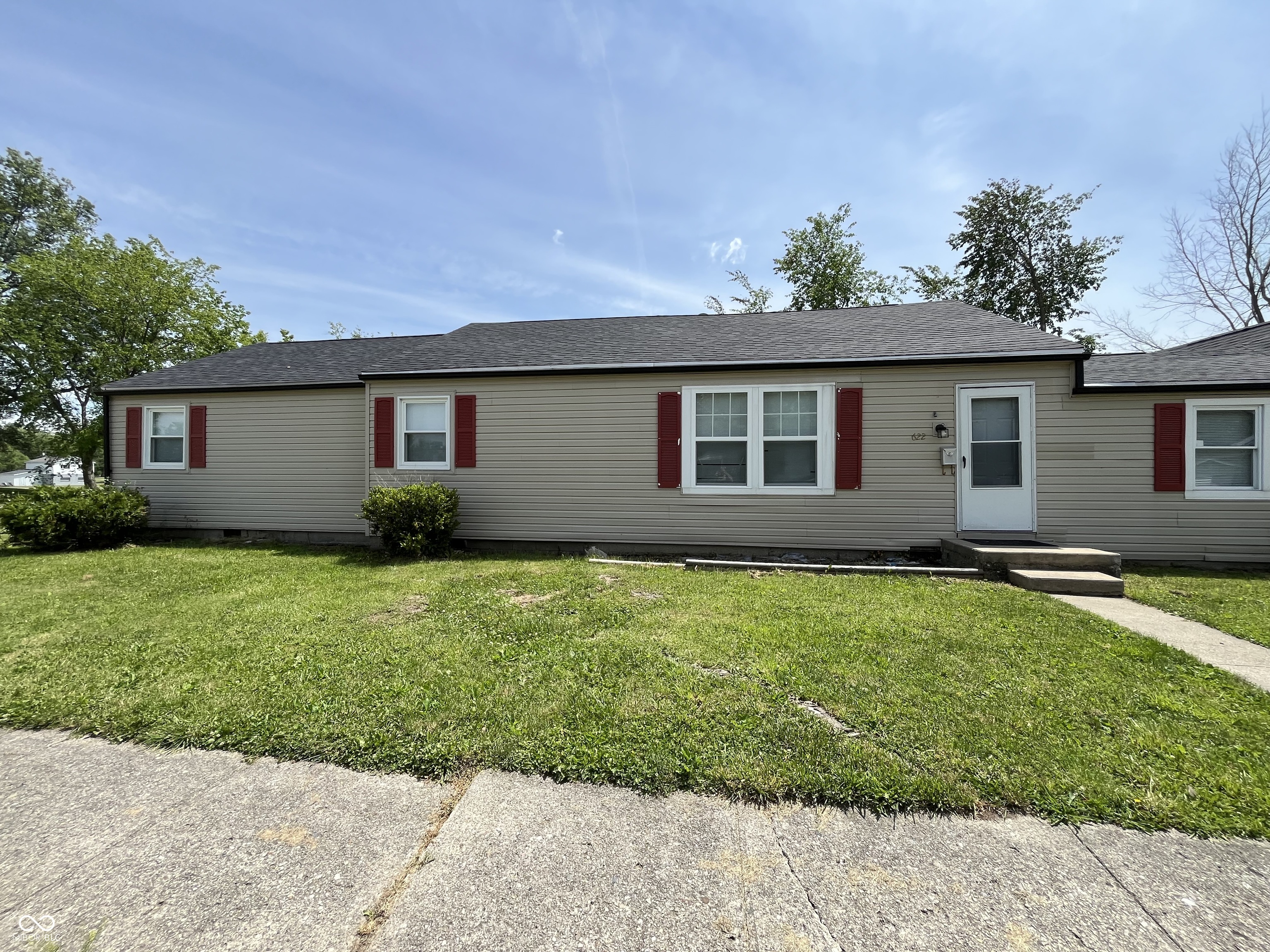 Photo 1 of 32 of 622 N Werber Street house