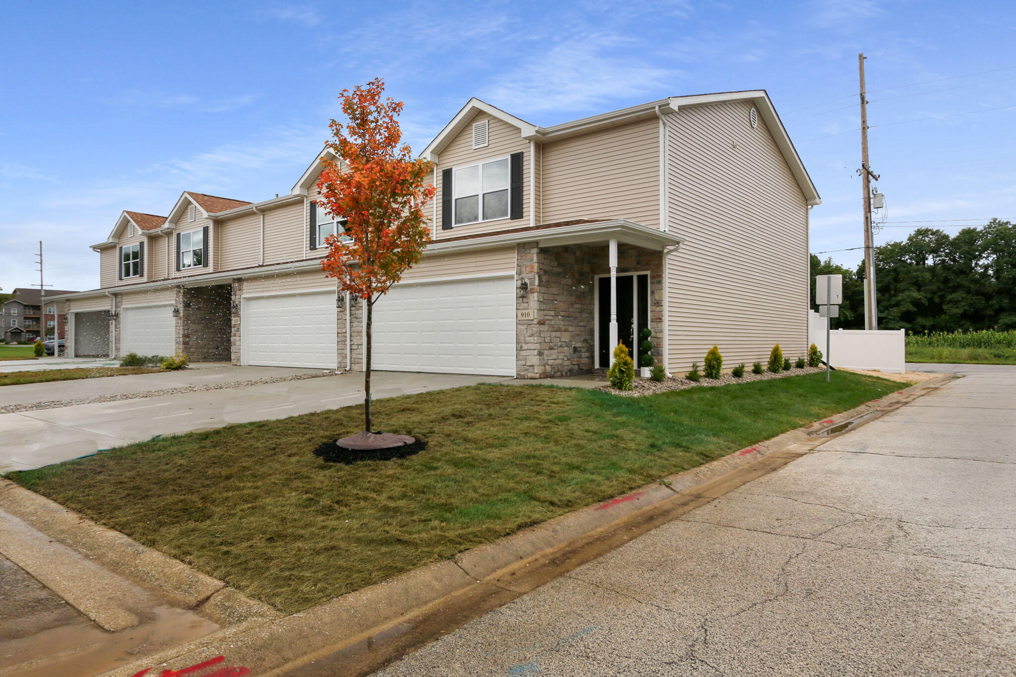 Photo 1 of 37 of 940 Penny Court townhome