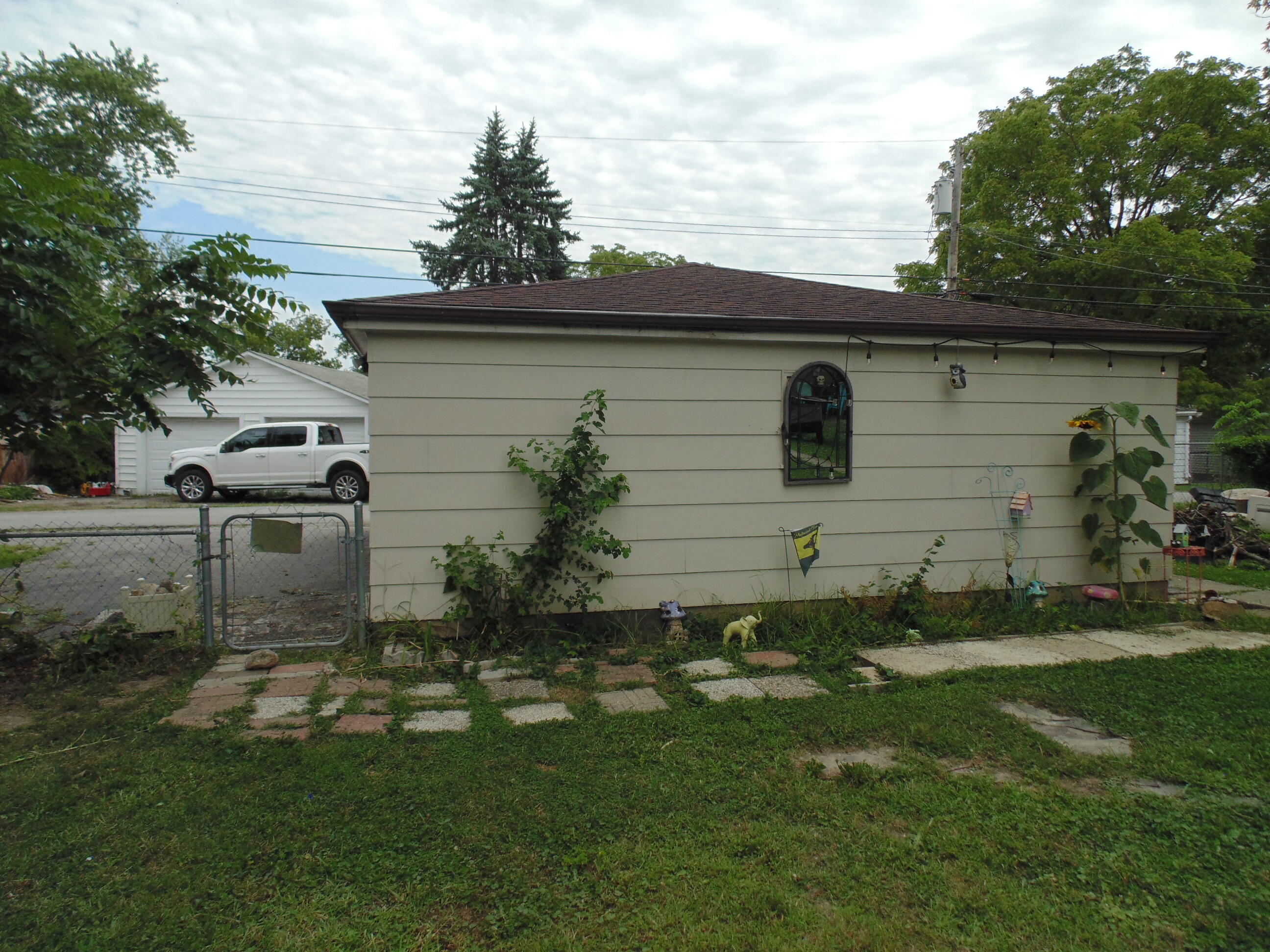 Photo 12 of 13 of 135 N Colorado Street house