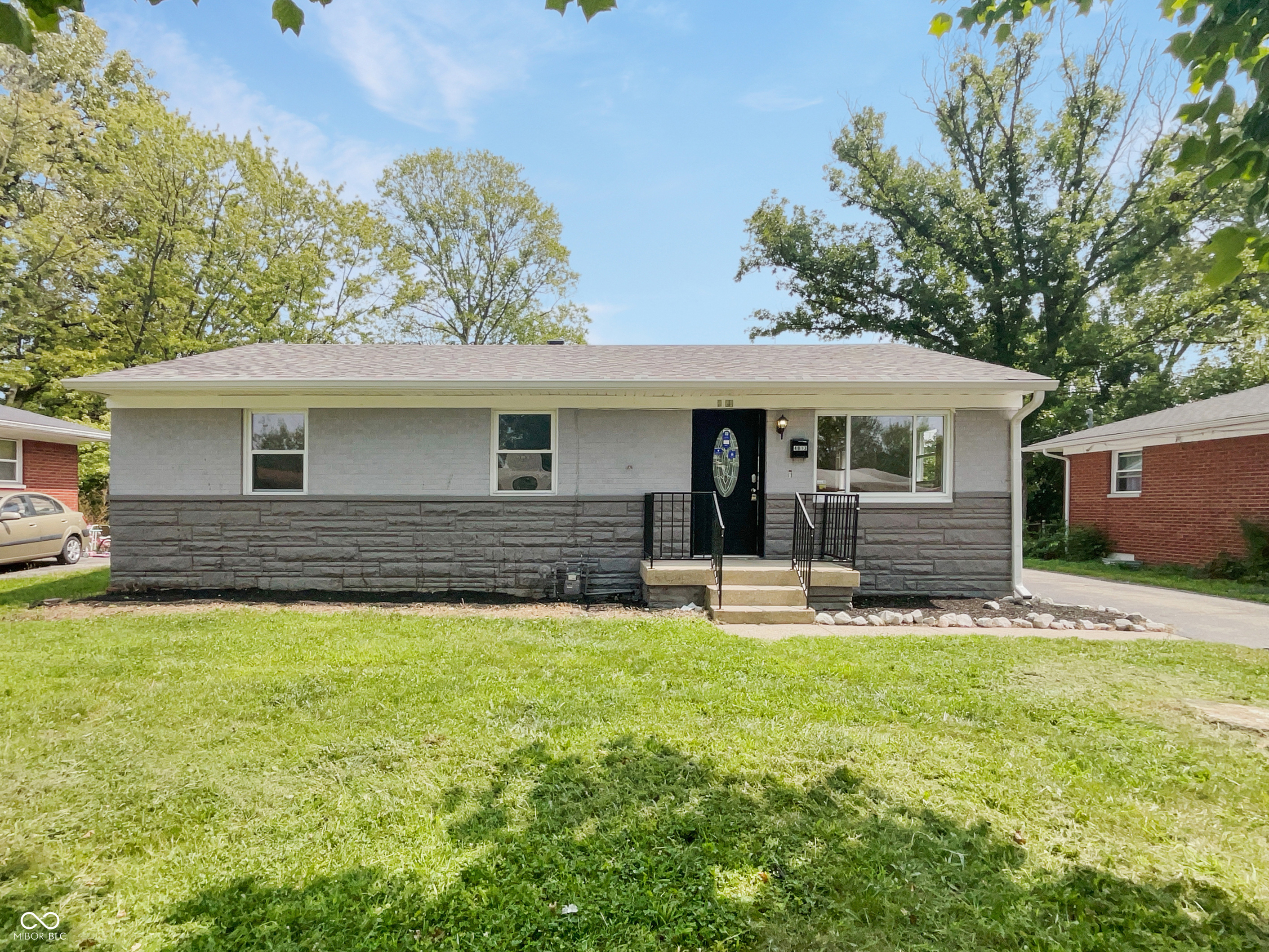 Photo 1 of 24 of 4013 N Graham Avenue house