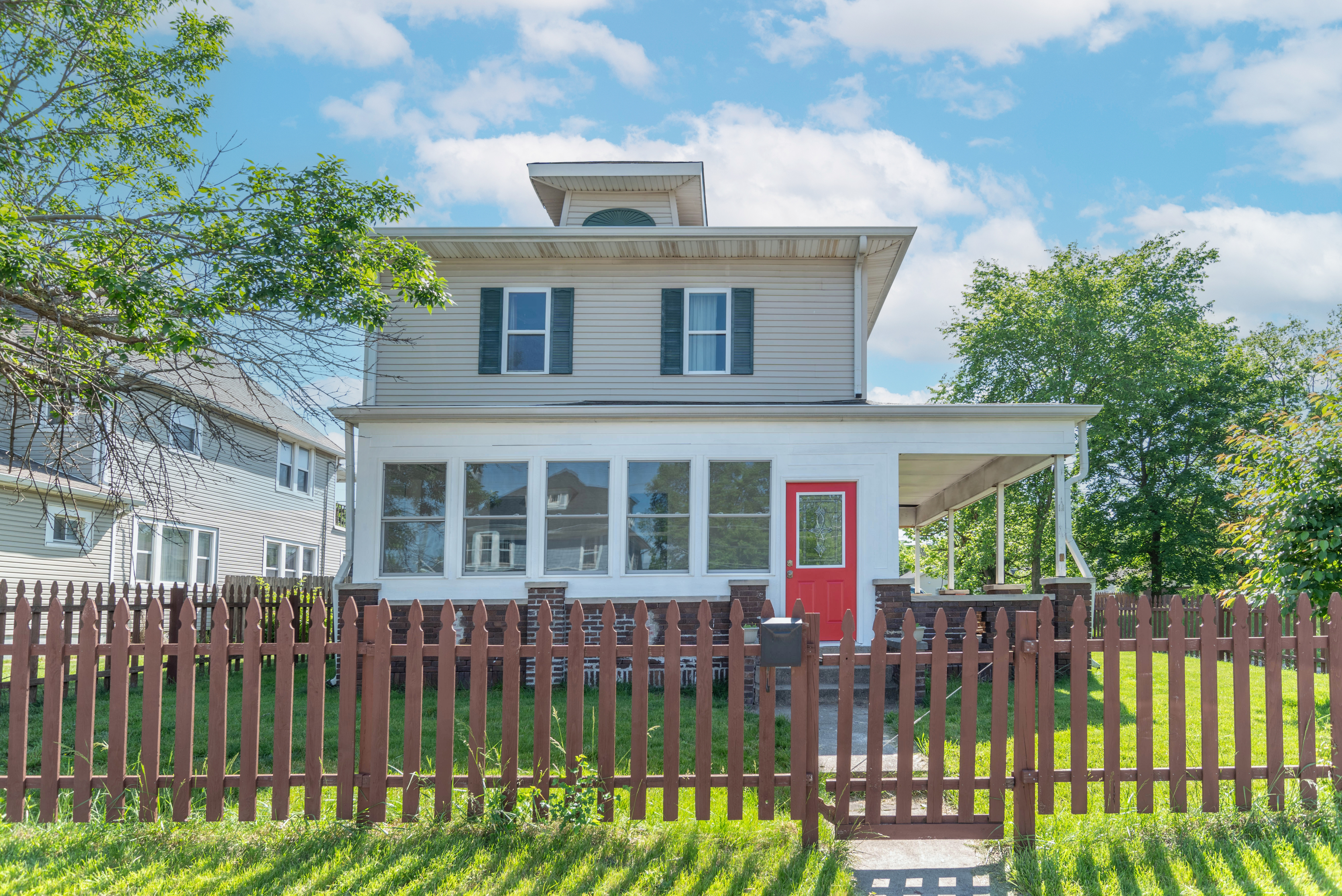 Photo 1 of 31 of 3035 N Capitol Avenue house