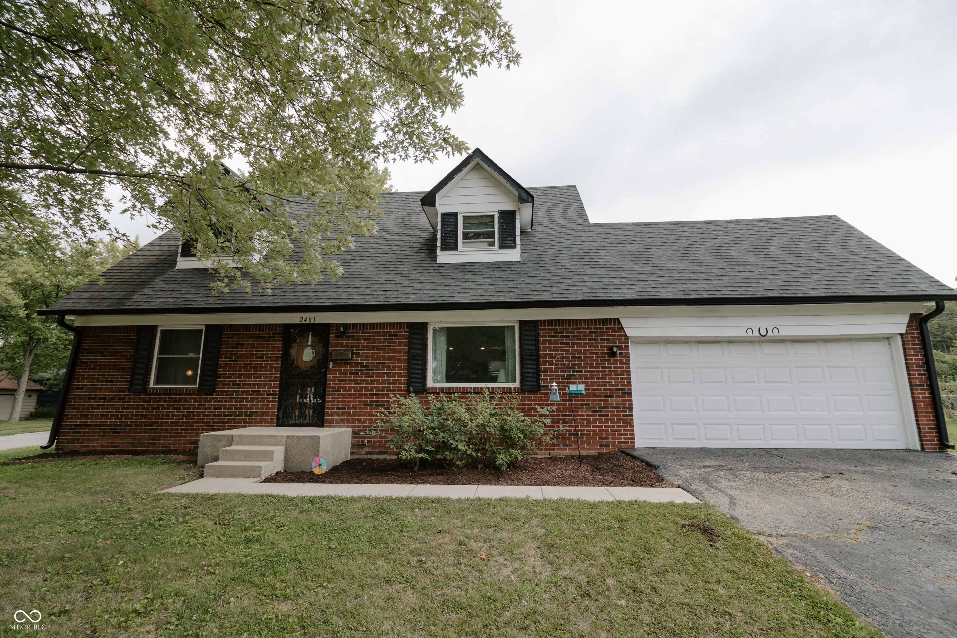 Photo 2 of 22 of 2401 Tesh Drive house