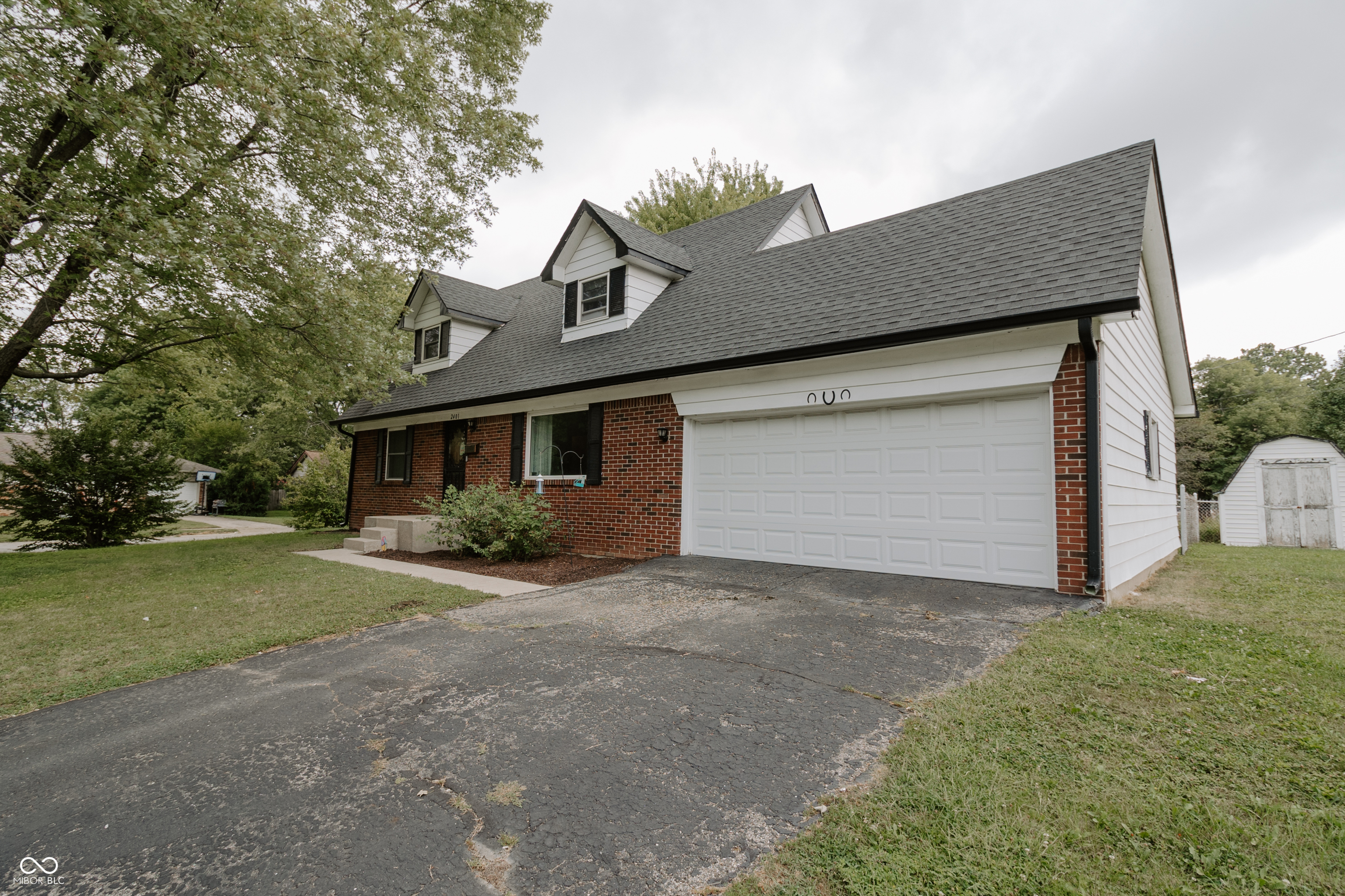 Photo 3 of 22 of 2401 Tesh Drive house