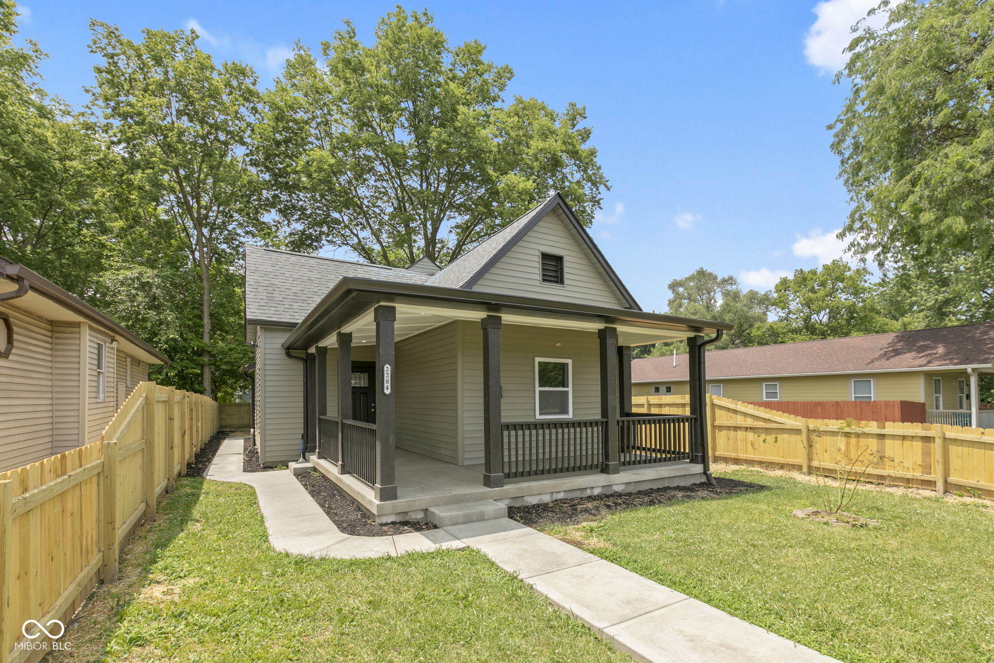 Photo 2 of 48 of 2284 Indianapolis Avenue house