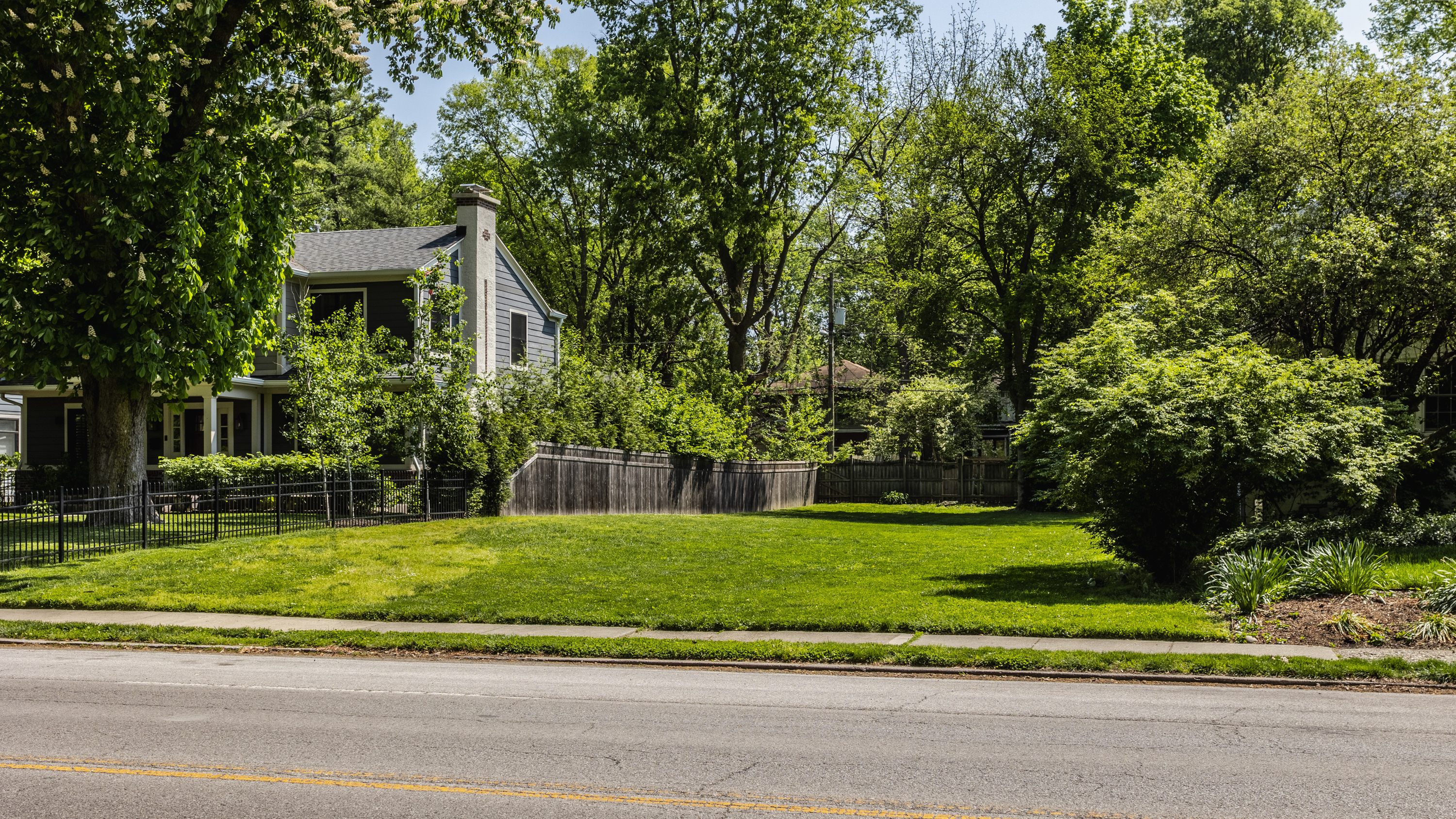 Photo 4 of 34 of 4335 Central Avenue land