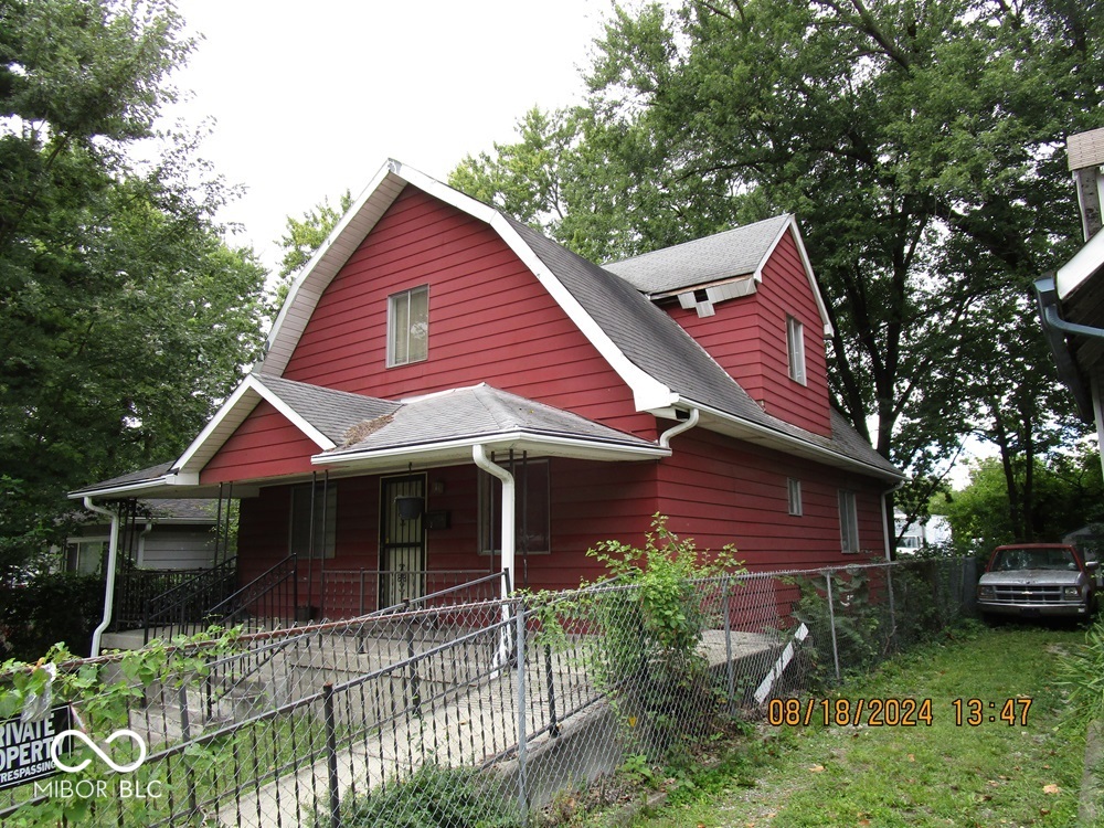 Photo 5 of 27 of 2414 N Dearborn Street house