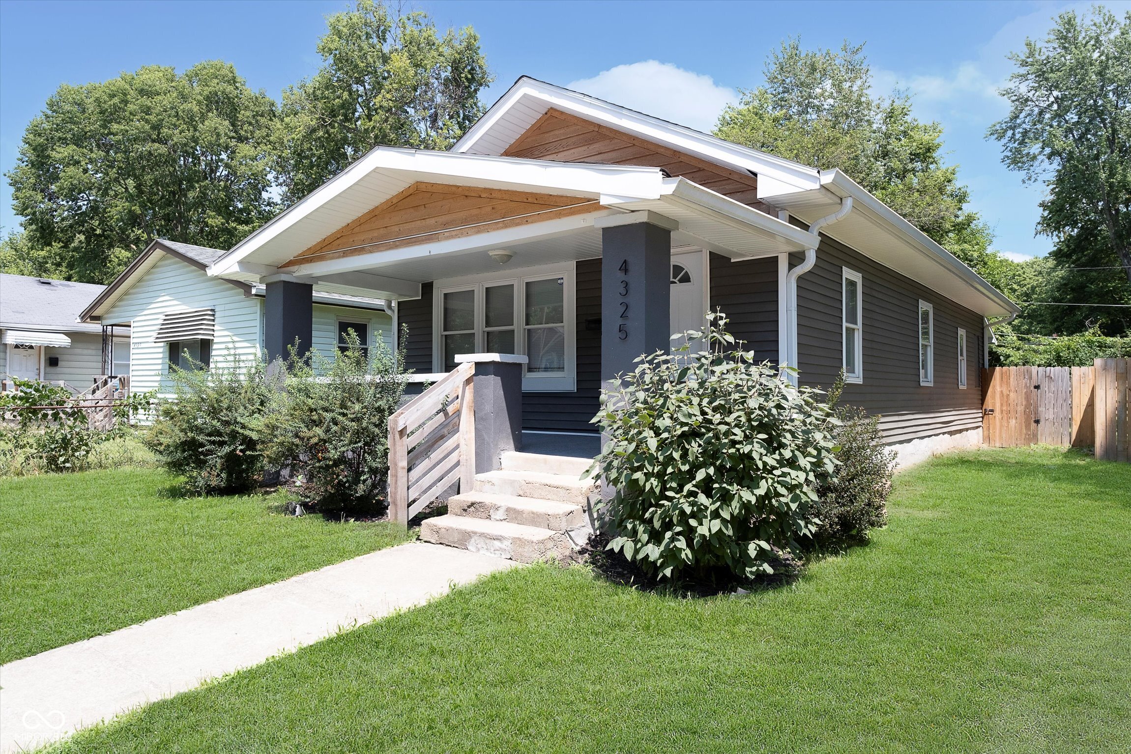 Photo 1 of 31 of 4325 Norwaldo Avenue house