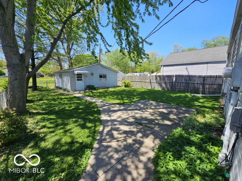 Photo 9 of 9 of 1618 N Linwood Avenue house