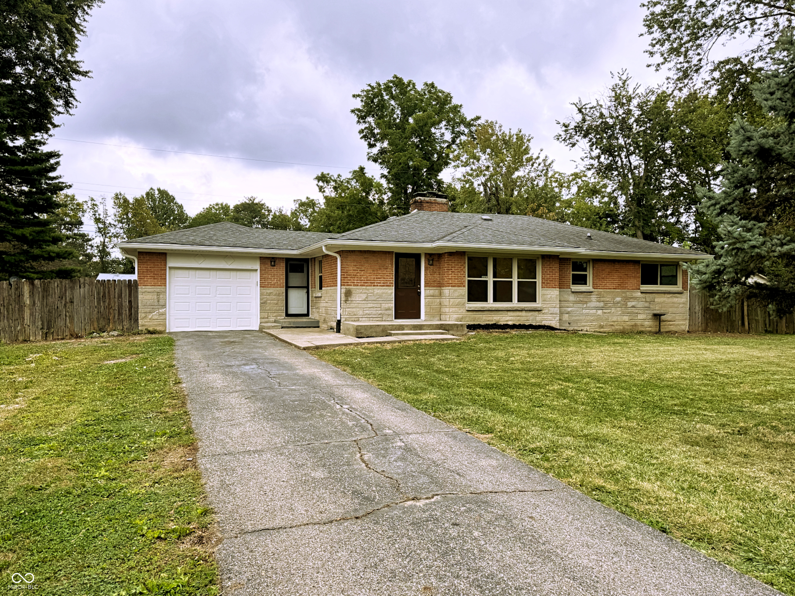 Photo 3 of 19 of 55 Buisdale Drive house