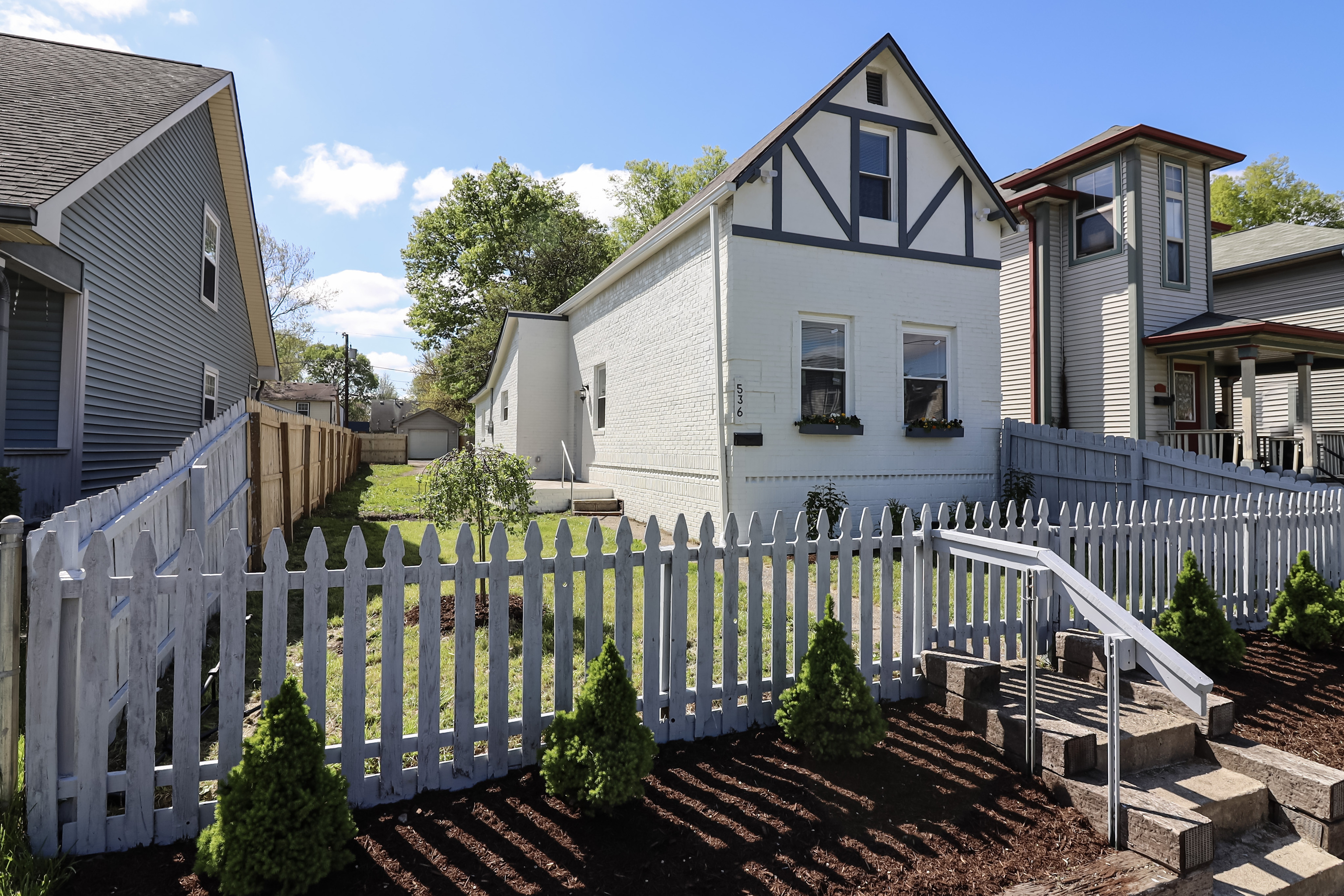 Photo 1 of 22 of 536 N Belmont Avenue N house