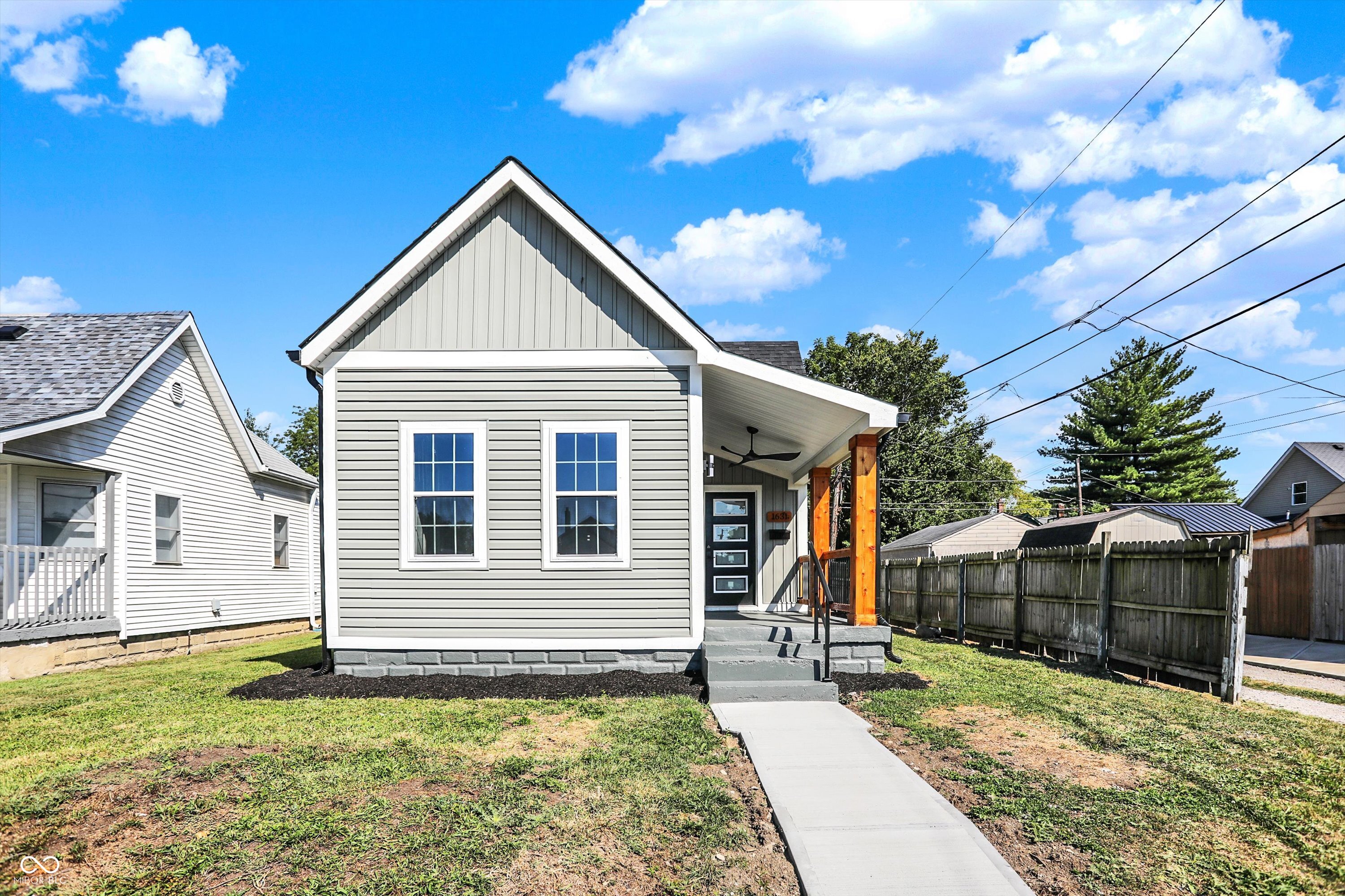 Photo 1 of 31 of 1631 Brier Place house