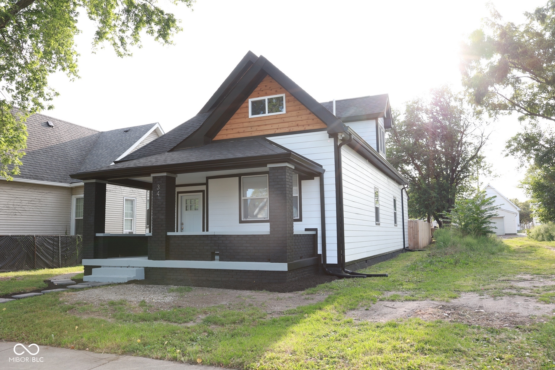 Photo 3 of 64 of 34 N Traub Avenue house