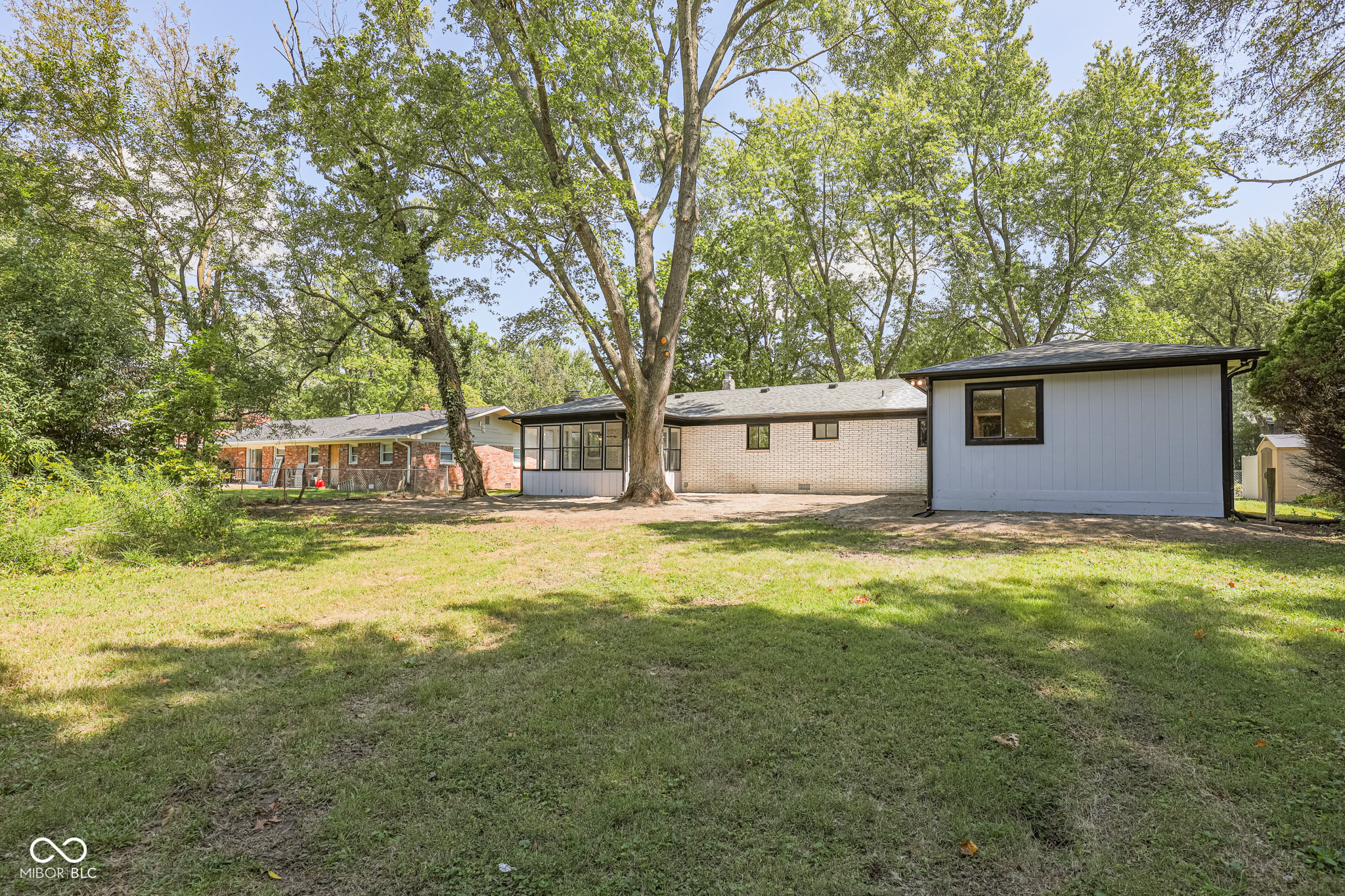 Photo 42 of 44 of 8030 N Richardt Avenue house