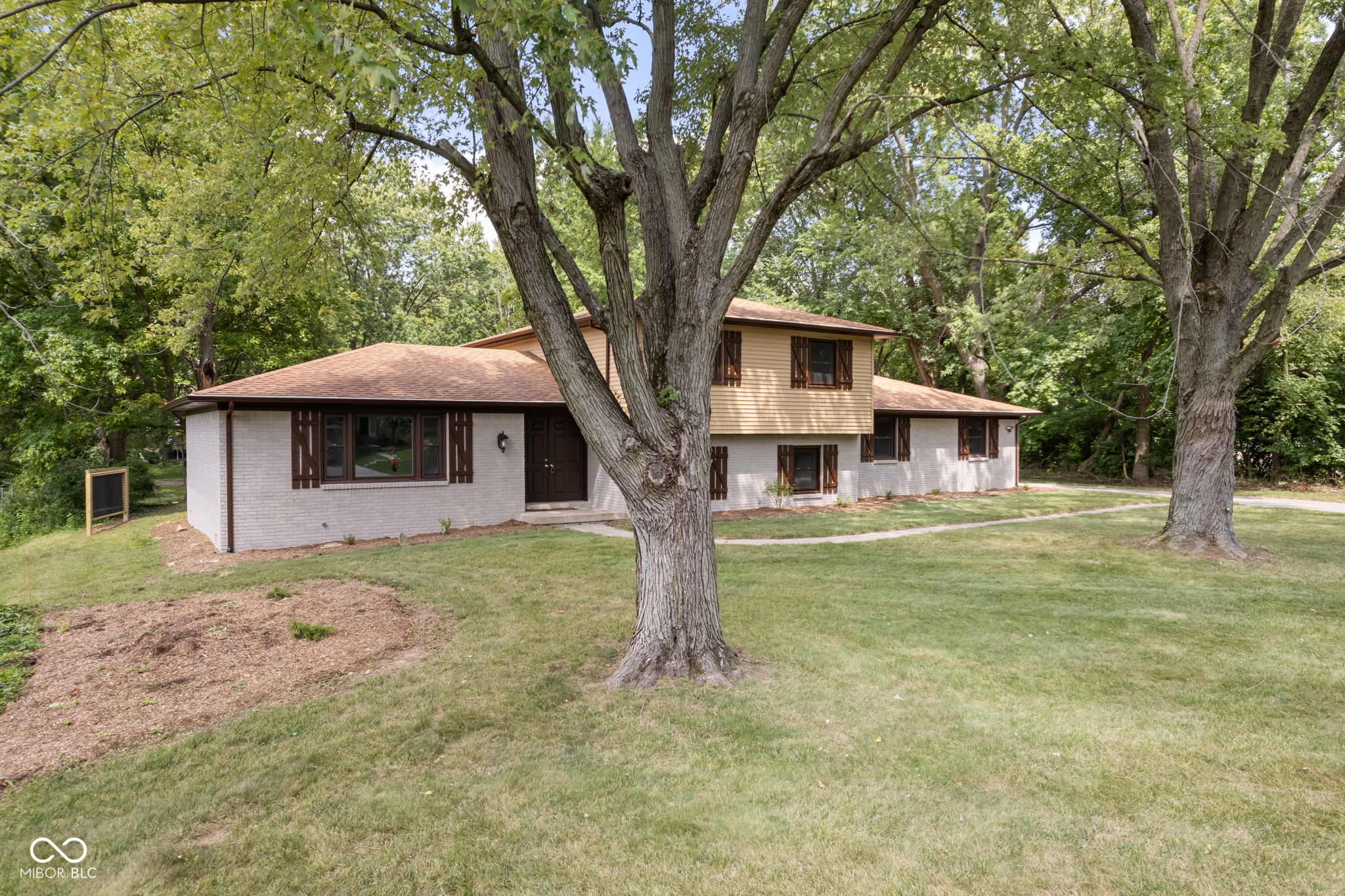 Photo 3 of 48 of 3410 Gravelie Drive house